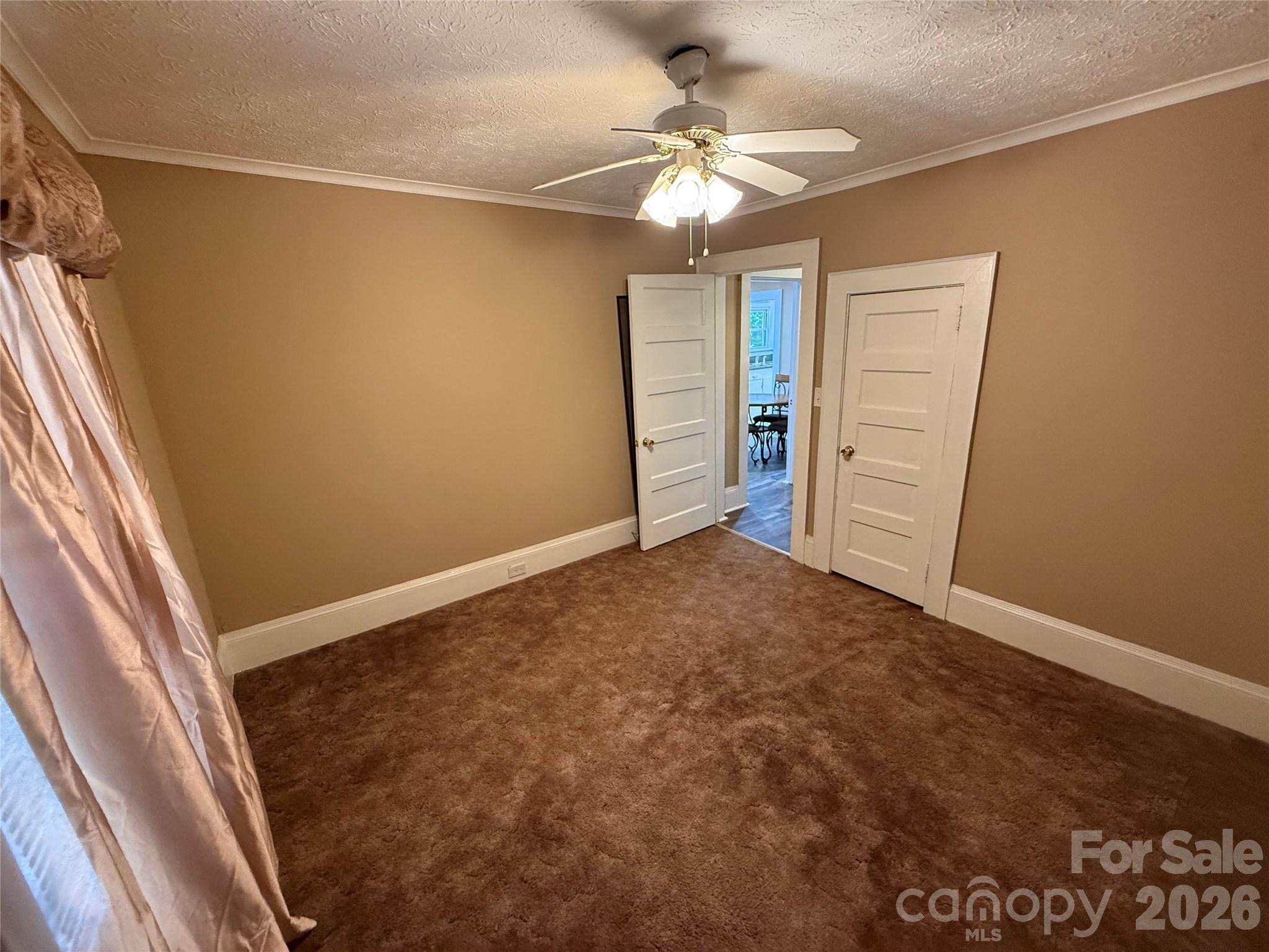 122 E Hargrave Street Property Photo 19