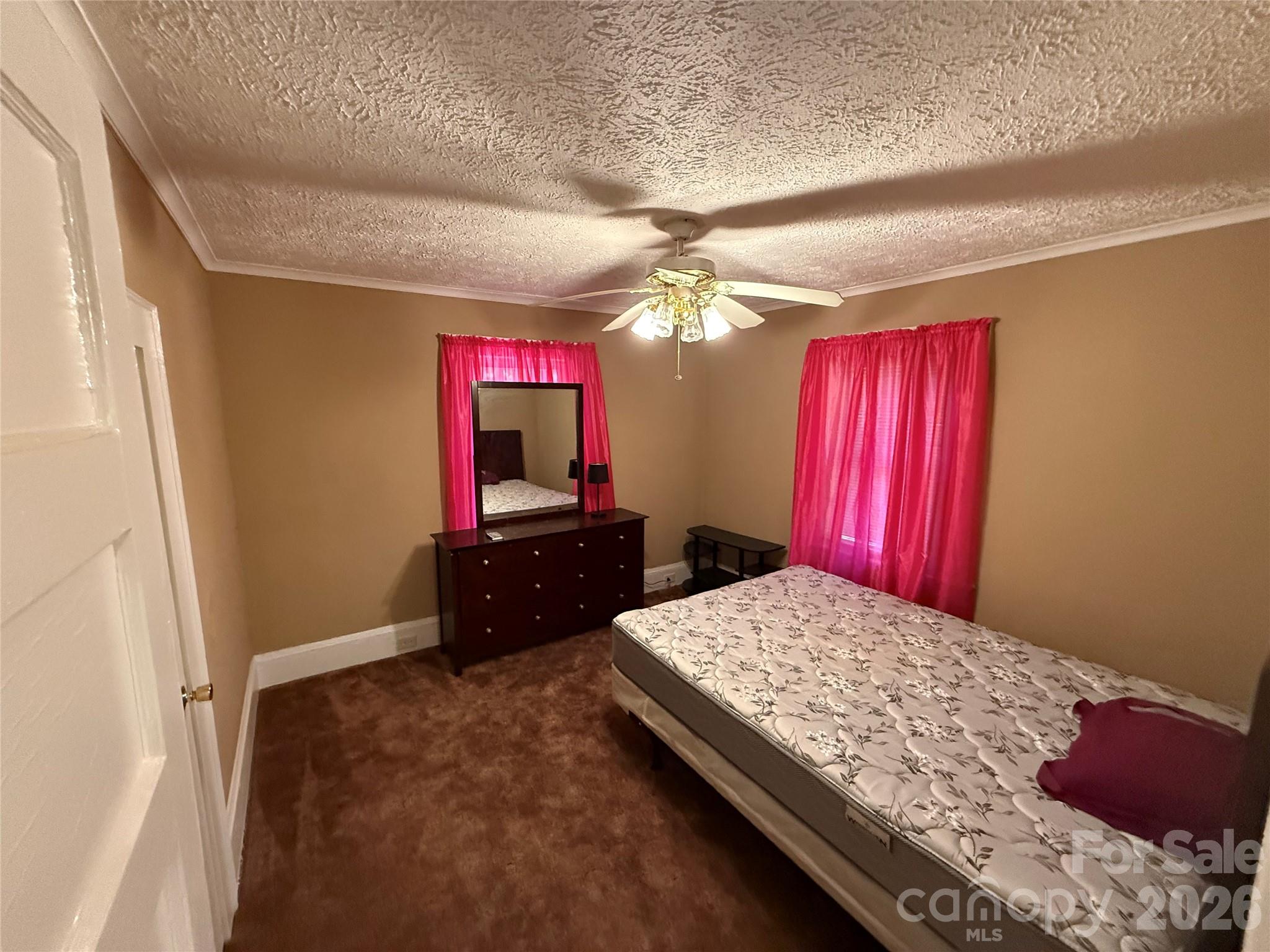122 E Hargrave Street Property Photo 20