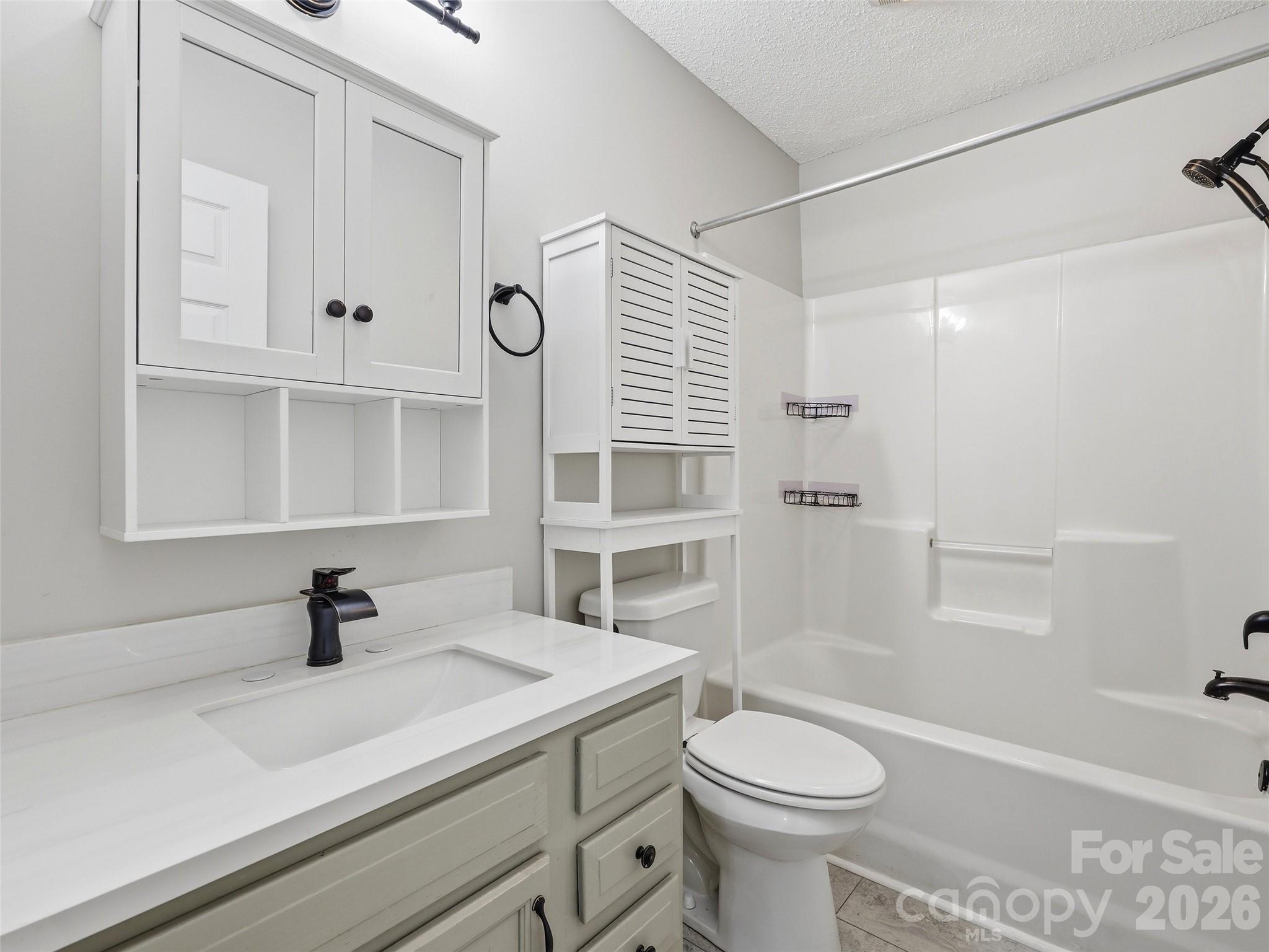 42 Queen Road D Property Photo 17