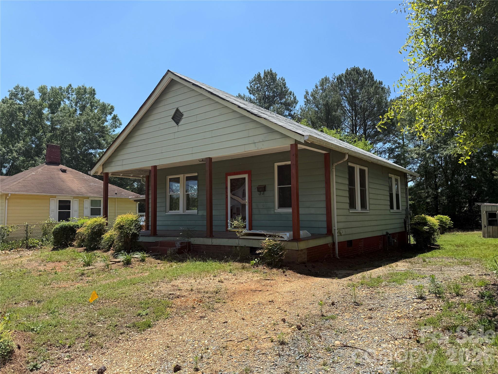 652 Cherry Street Property Photo 2