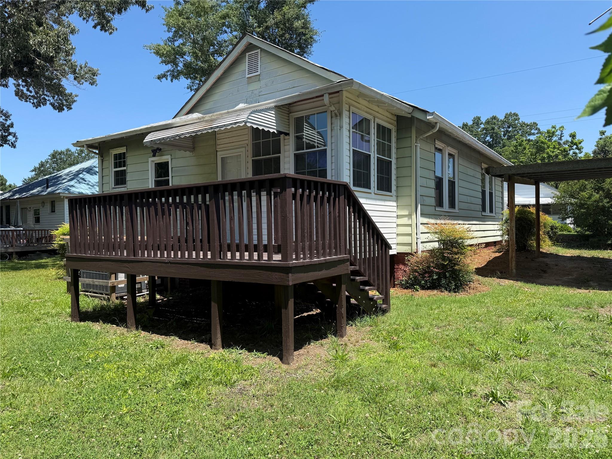 652 Cherry Street Property Photo 4