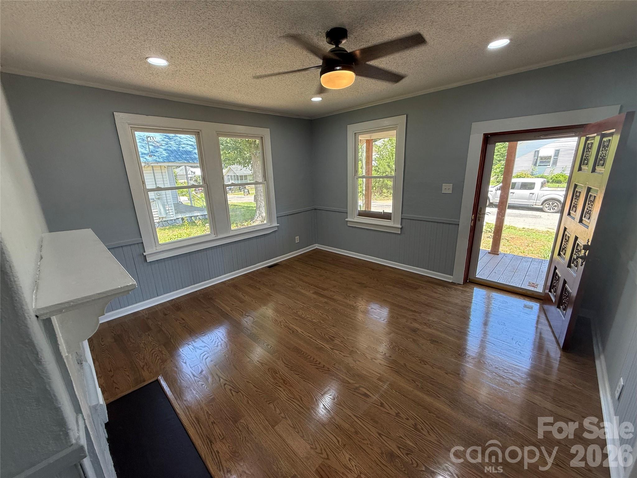 652 Cherry Street Property Photo 7