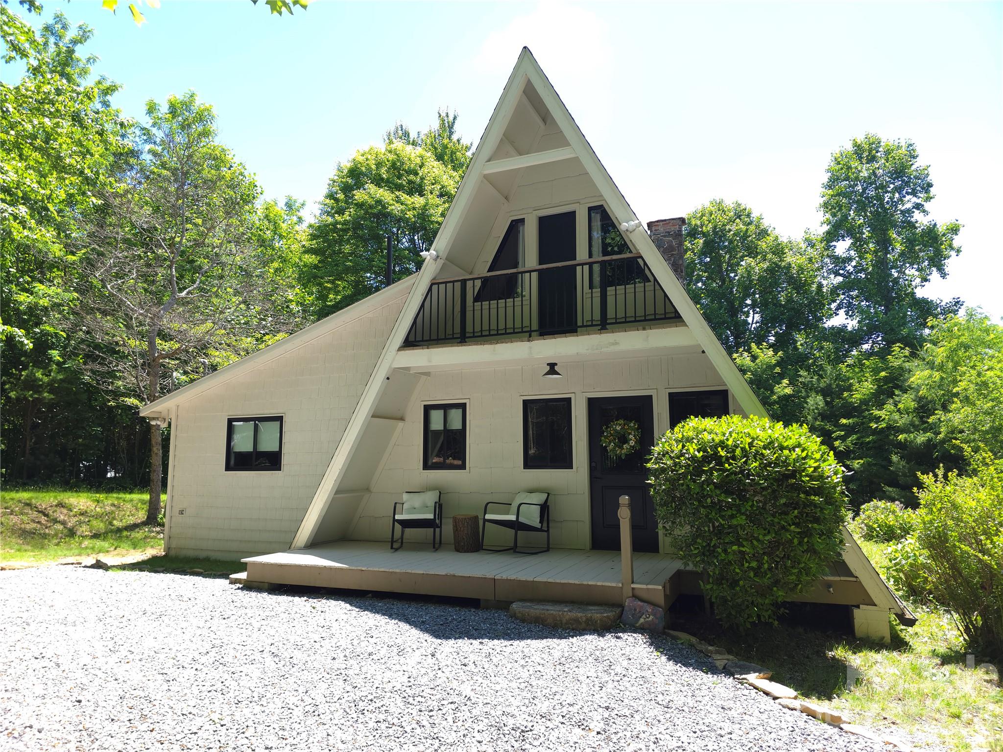 826 Shumont Road Property Photo 1