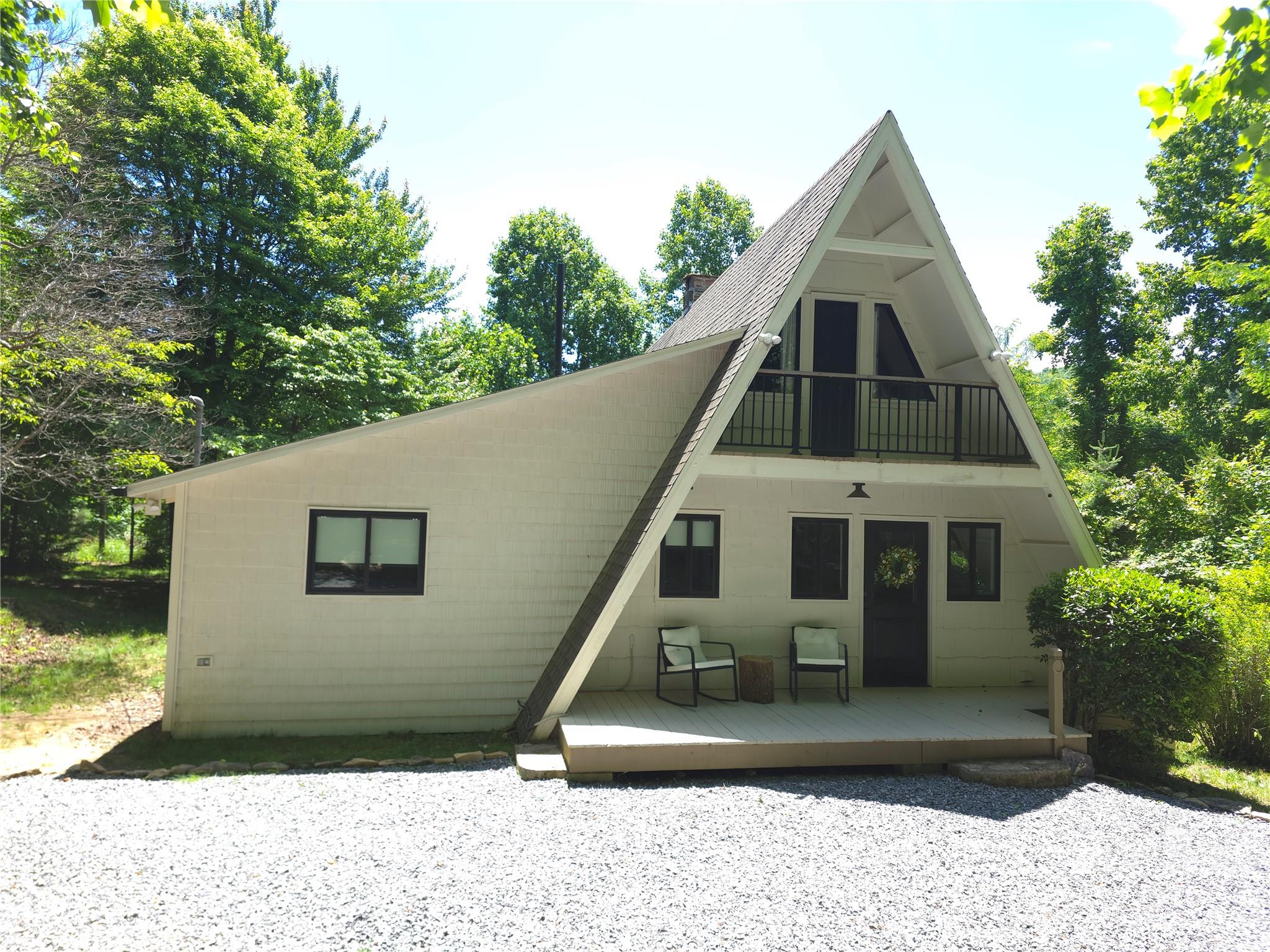 826 Shumont Road Property Photo 2