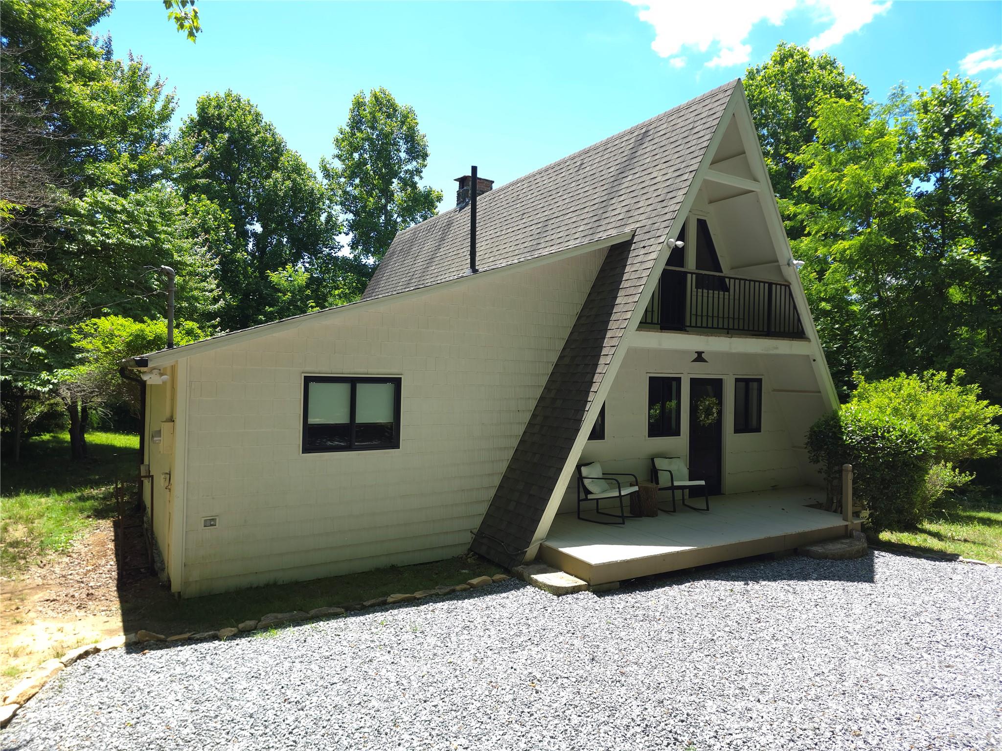 826 Shumont Road Property Photo 4