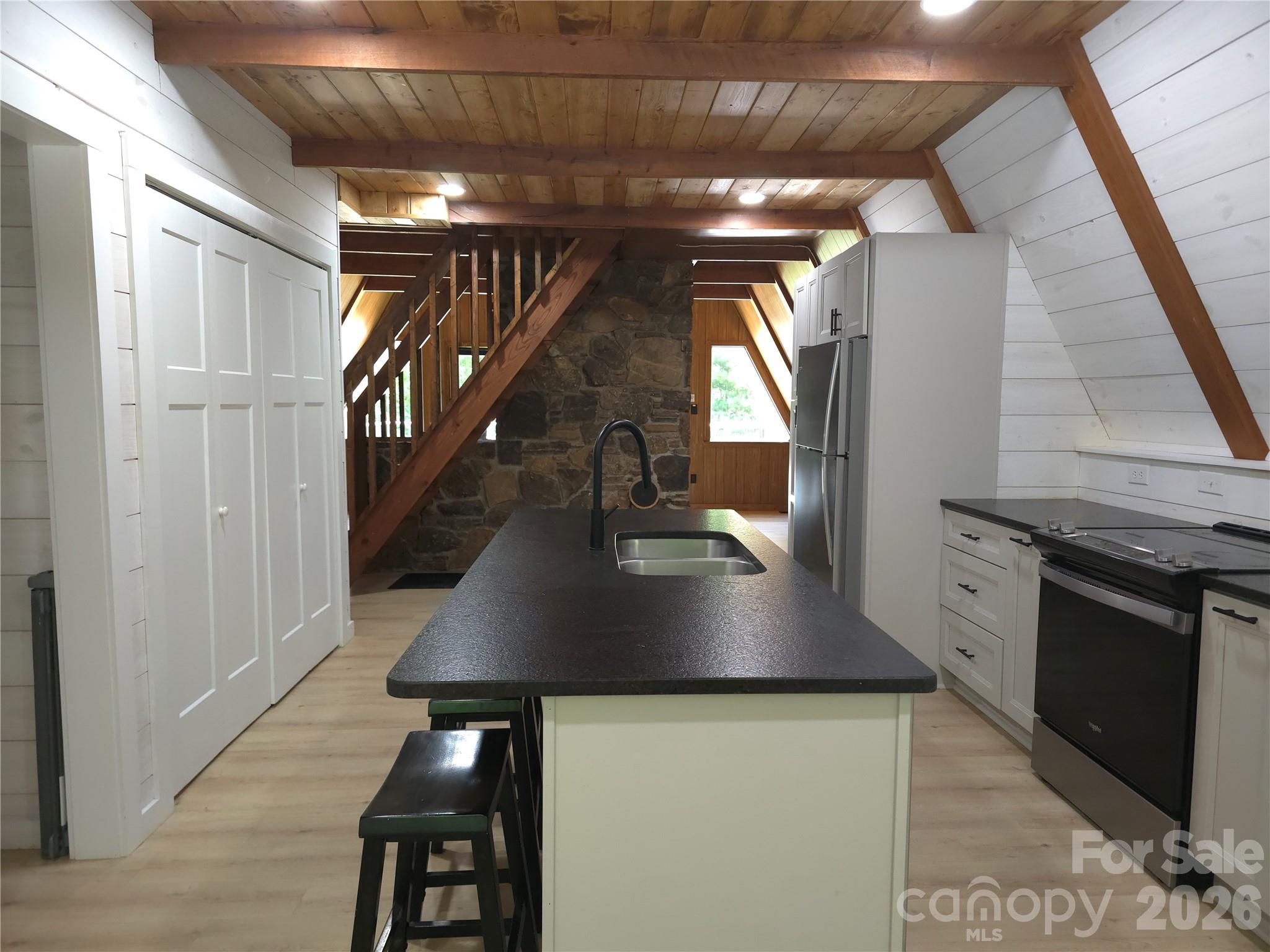 826 Shumont Road Property Photo 10