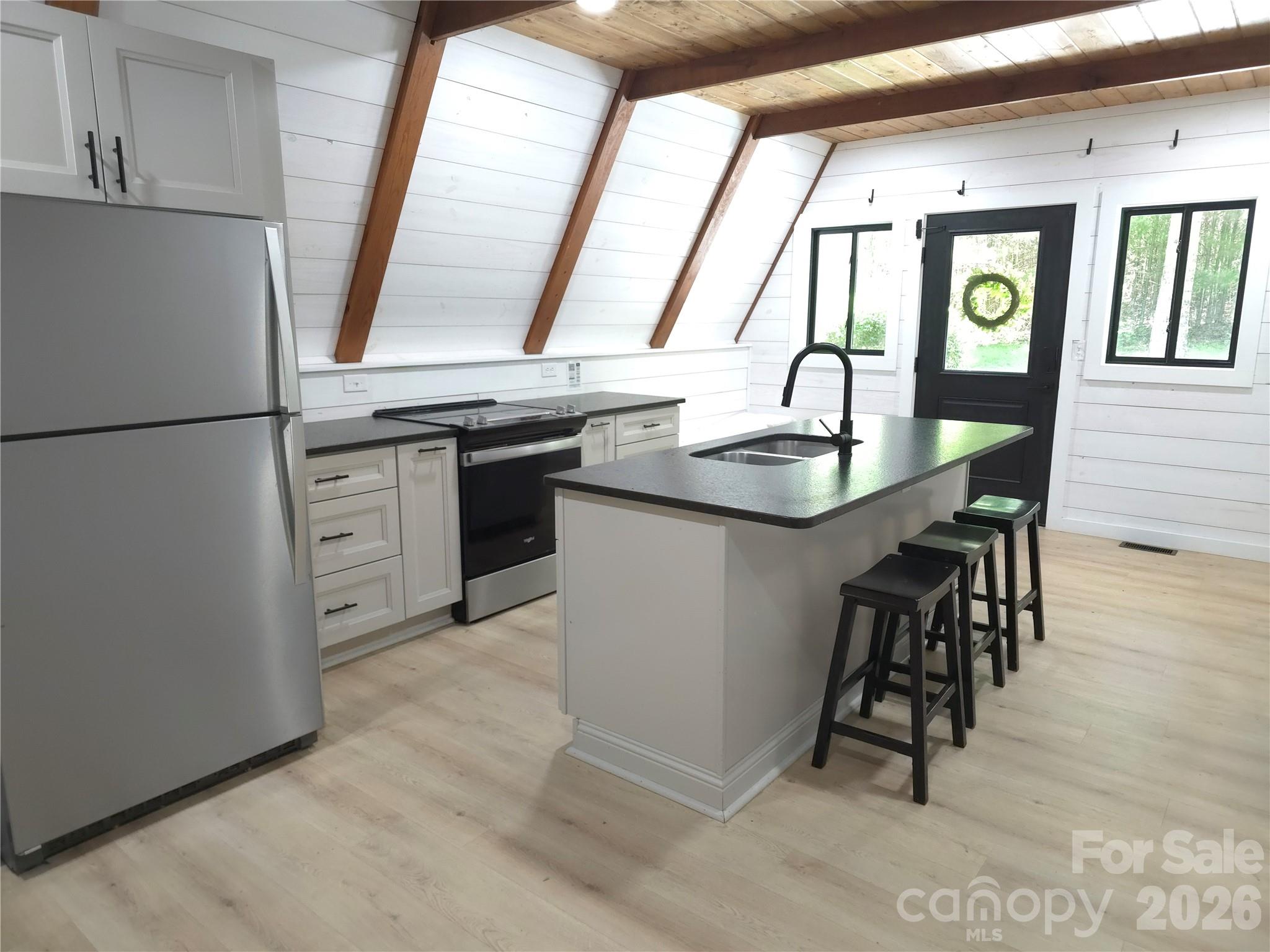 826 Shumont Road Property Photo 11