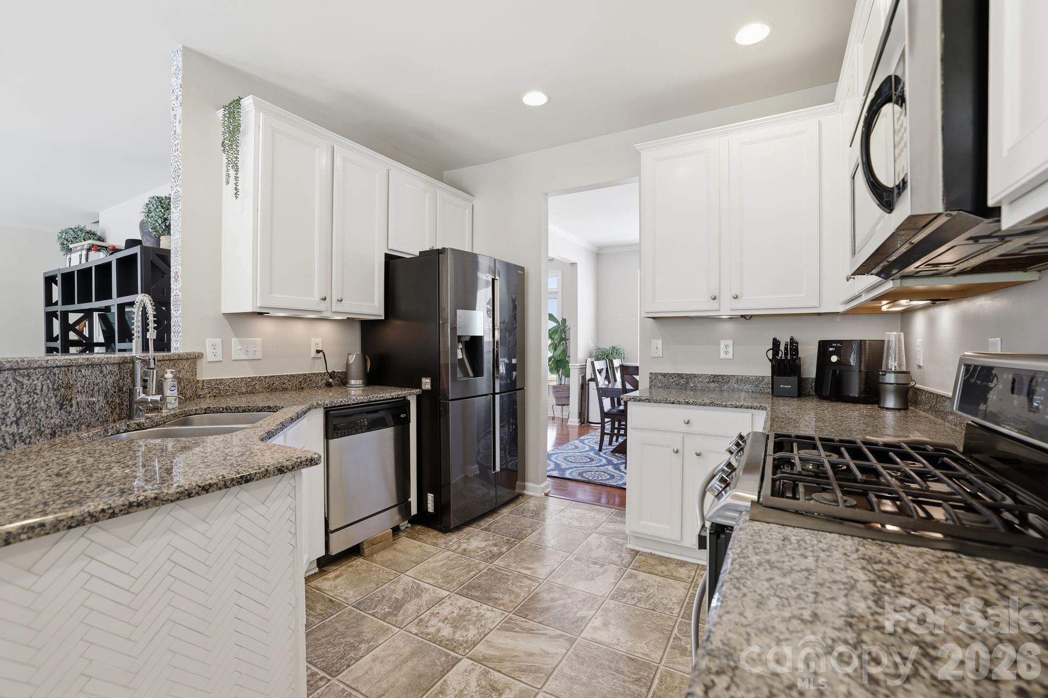 5058 Timber Falls Drive Property Photo 10