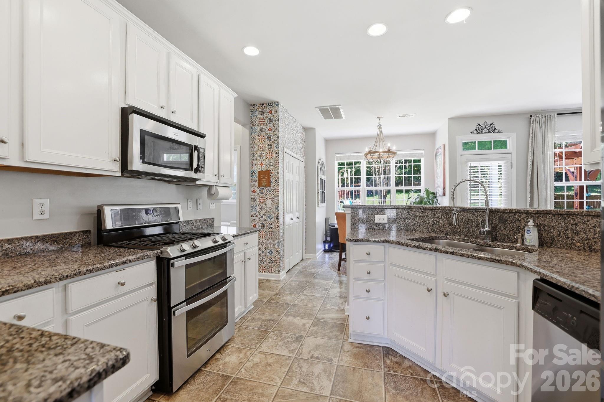 5058 Timber Falls Drive Property Photo 11