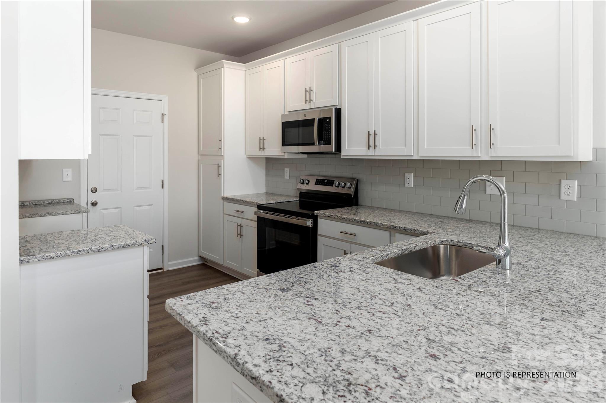 5100 Tommy Lane 605 Property Photo 4
