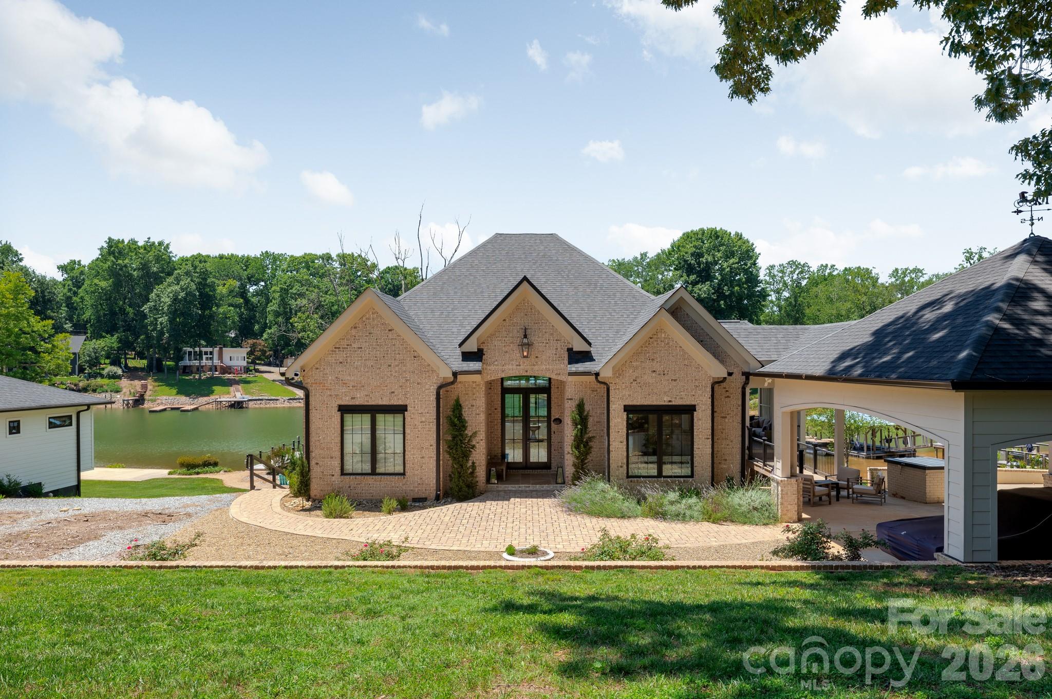 445 Sundown Road Property Photo 3