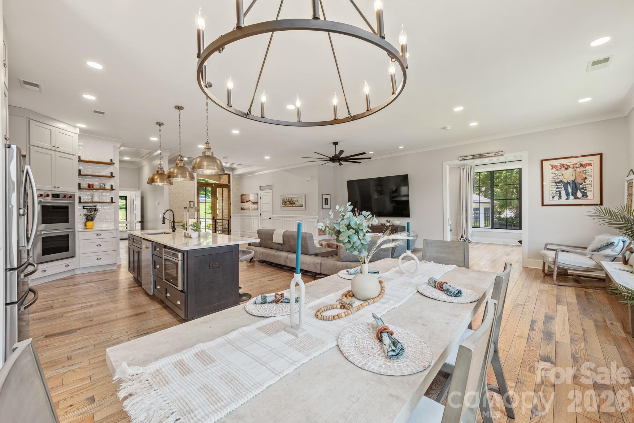 445 Sundown Road Property Photo 4