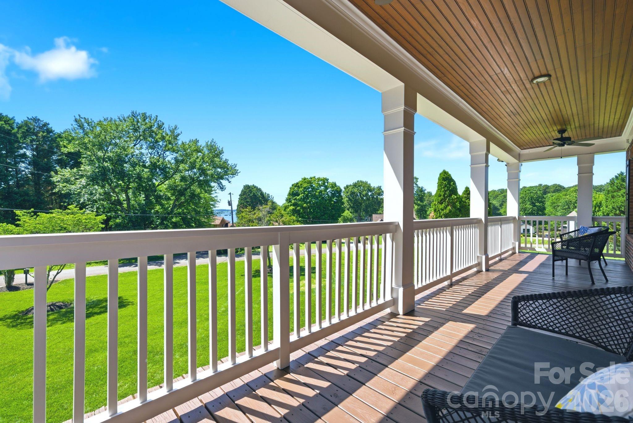 16000 Sunset Drive Property Photo 3