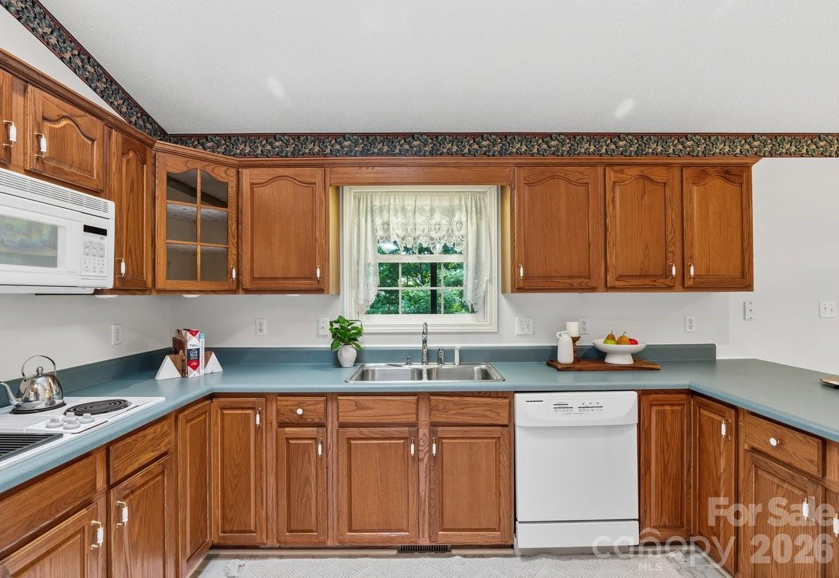 27 Red Maple Drive Property Photo 4