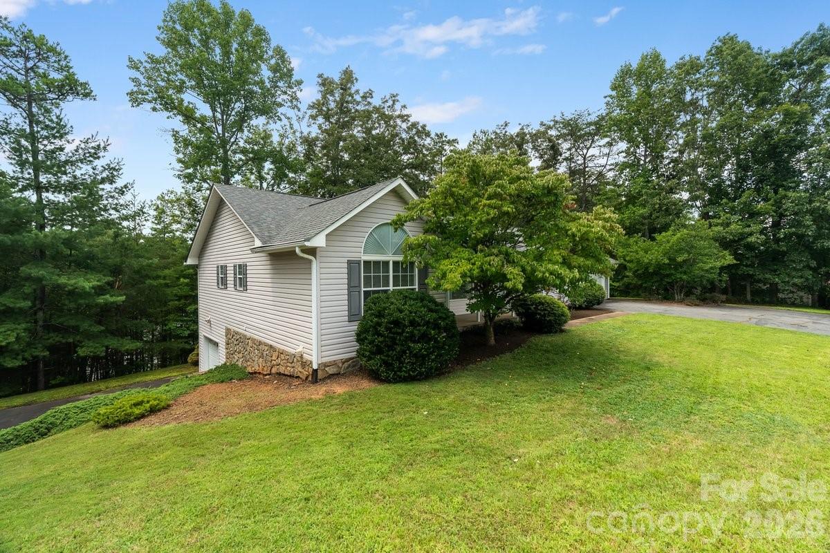 27 Red Maple Drive Property Photo 8
