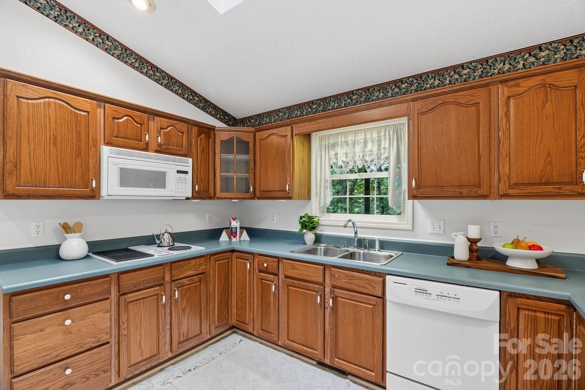 27 Red Maple Drive Property Photo 16