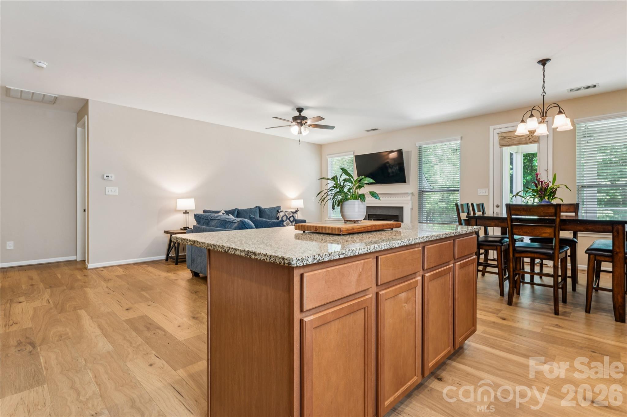 3198 Helmsley Court Property Photo 11