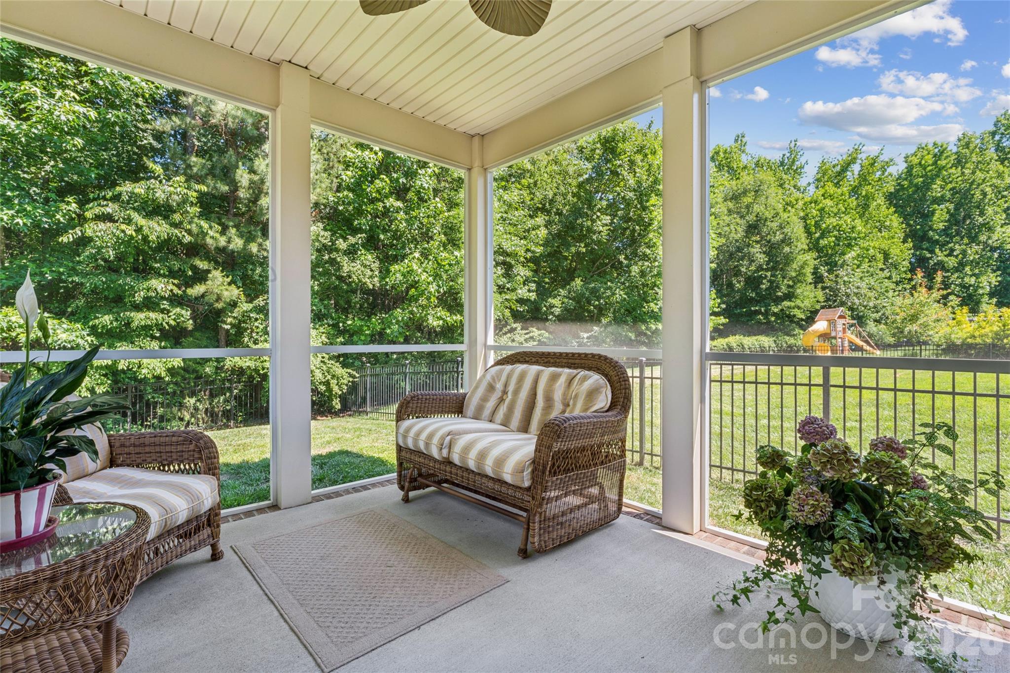 3198 Helmsley Court Property Photo 19