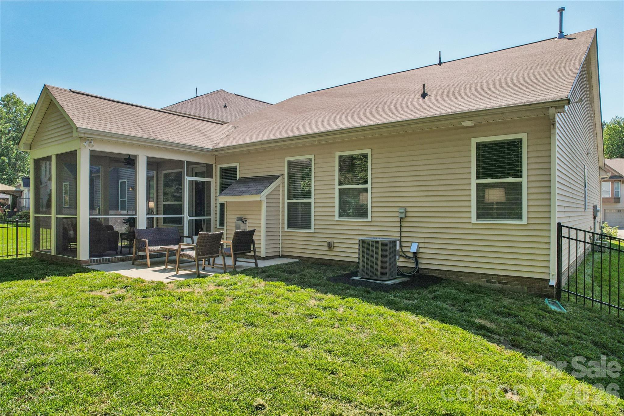 3198 Helmsley Court Property Photo 21