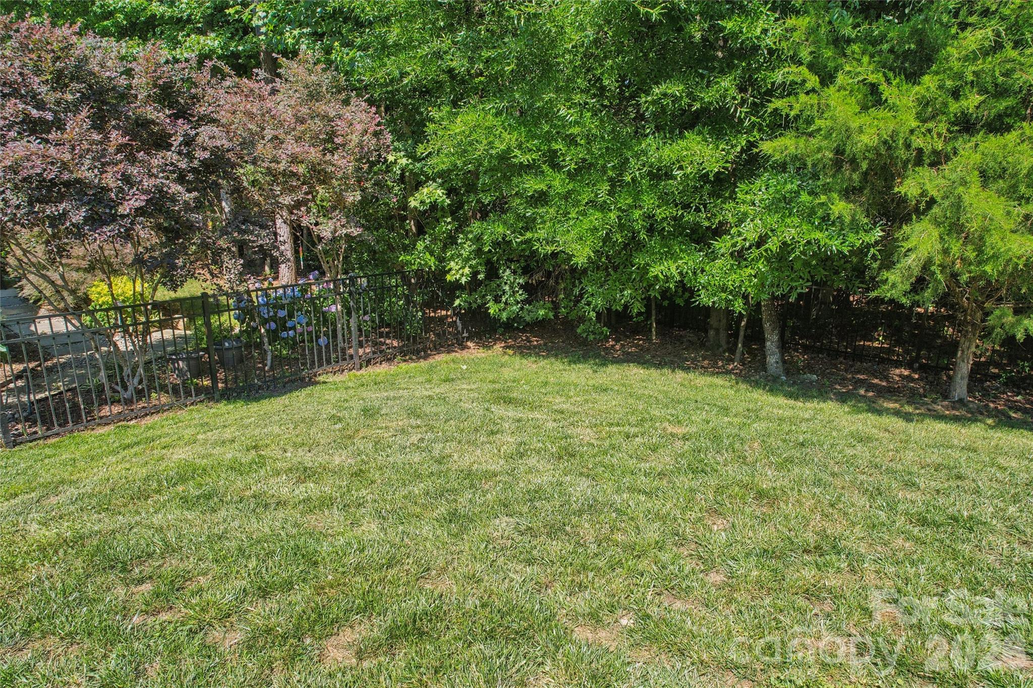 3198 Helmsley Court Property Photo 32