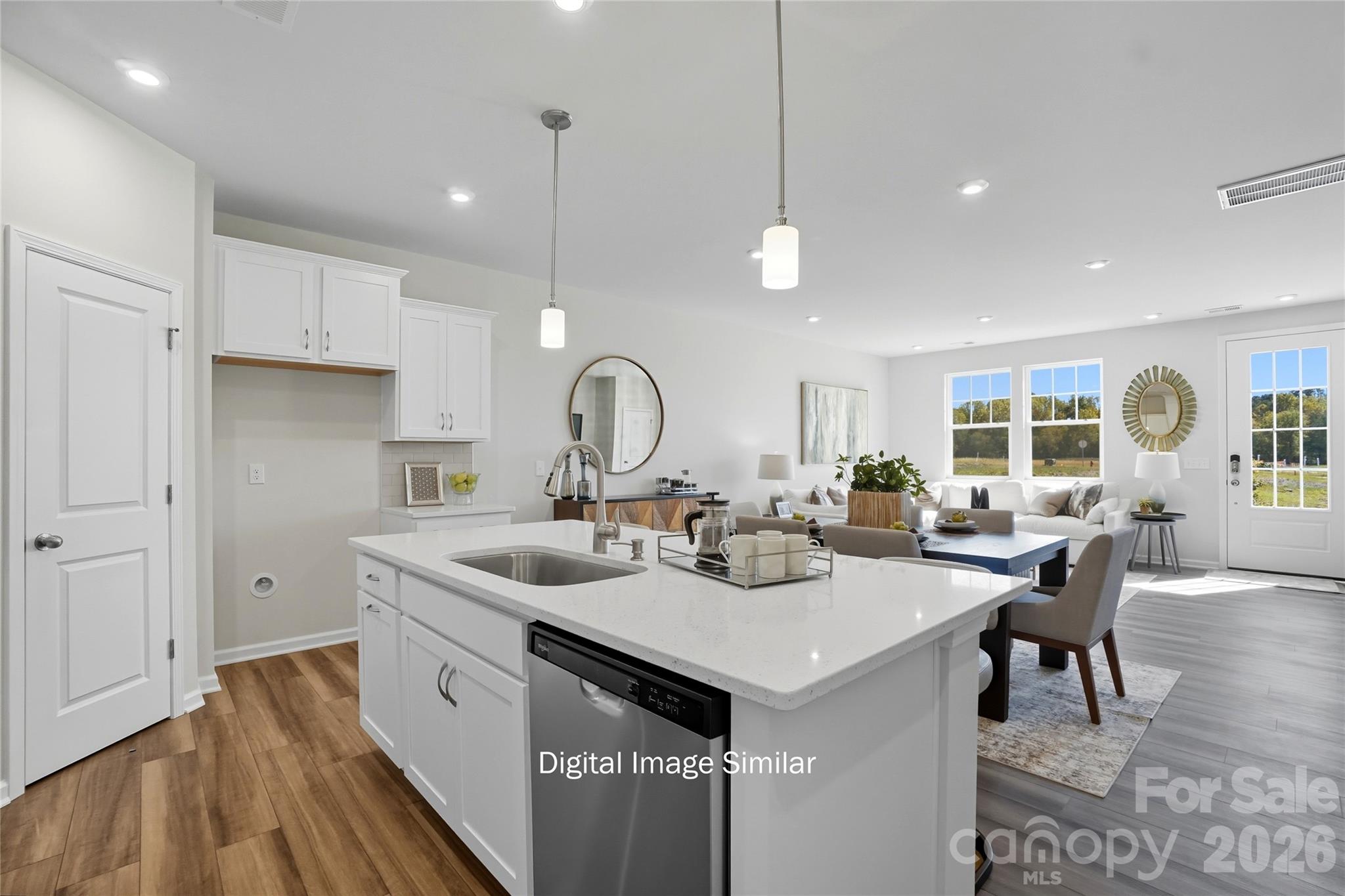 2568 Selbourne Drive Property Photo 12
