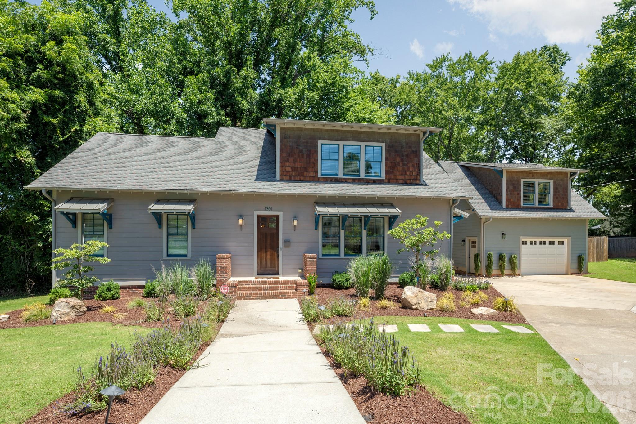 1301 Catawba Avenue Property Photo 1