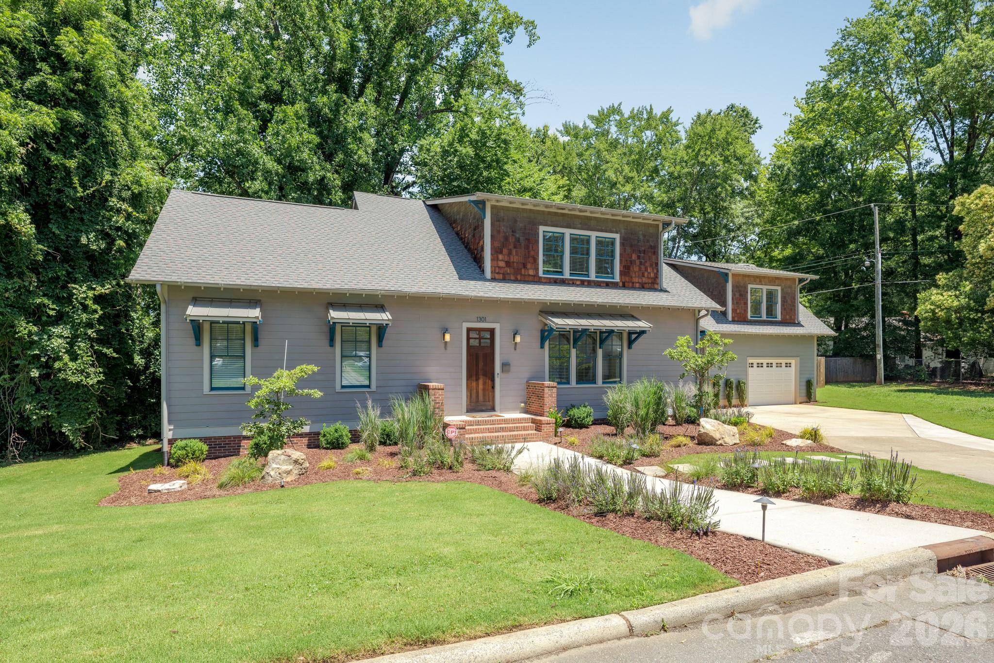 1301 Catawba Avenue Property Photo 2