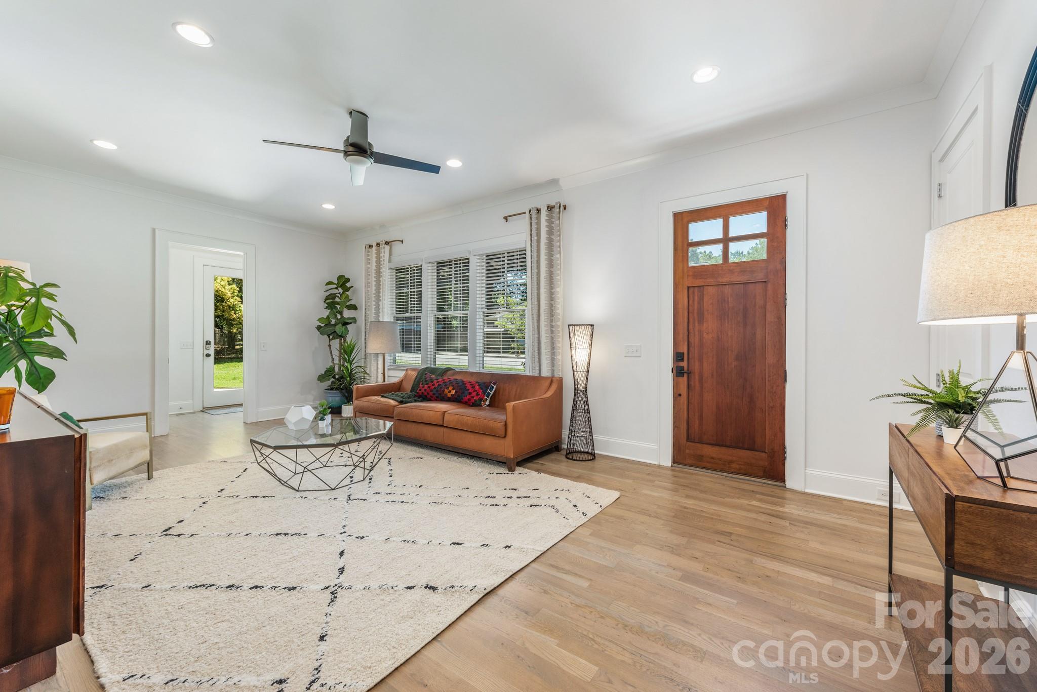1301 Catawba Avenue Property Photo 6