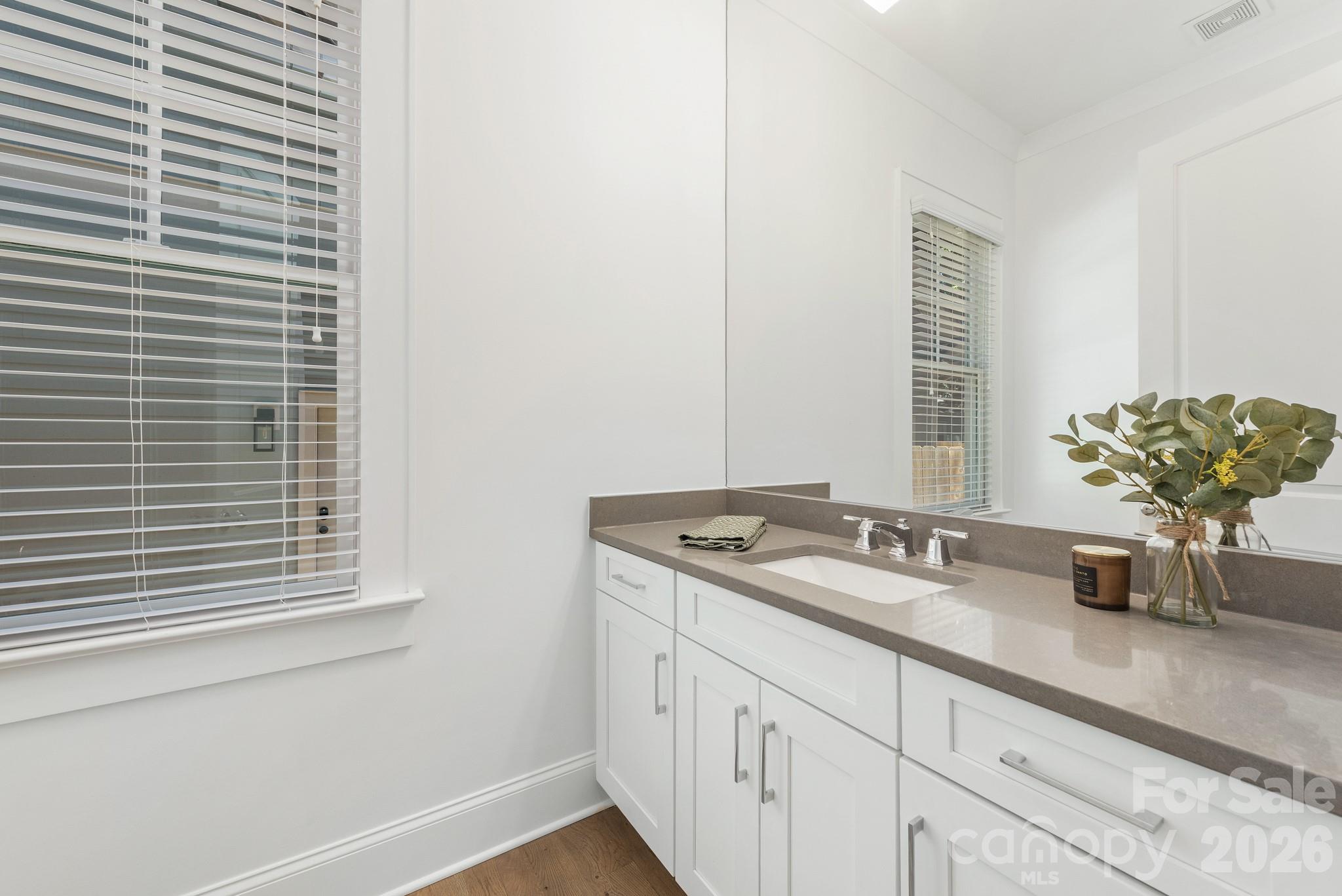 1301 Catawba Avenue Property Photo 8