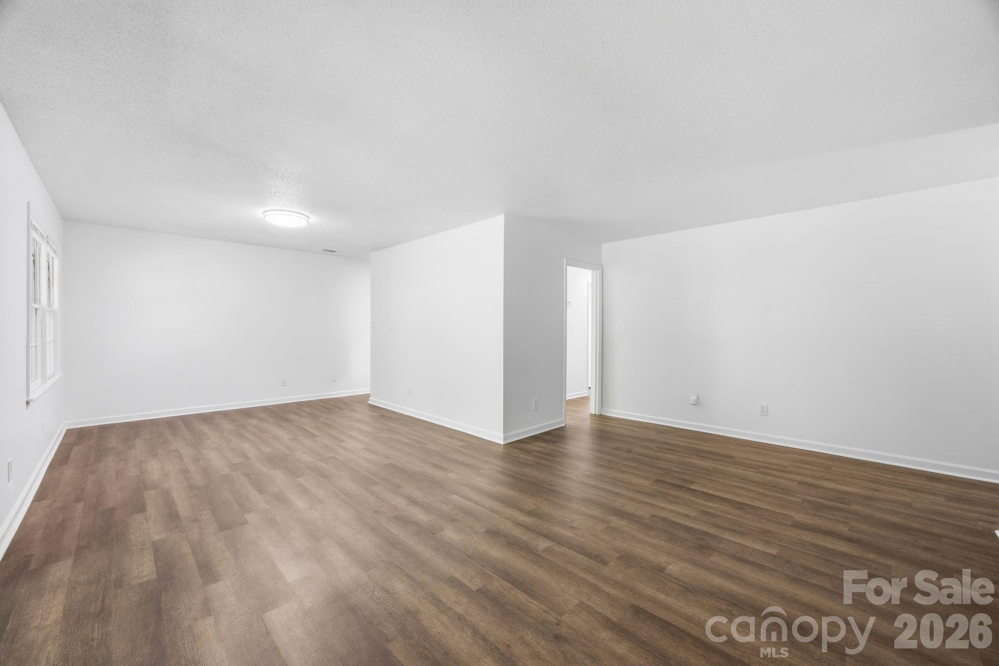 849 Nottingham Drive 61 Property Photo 6