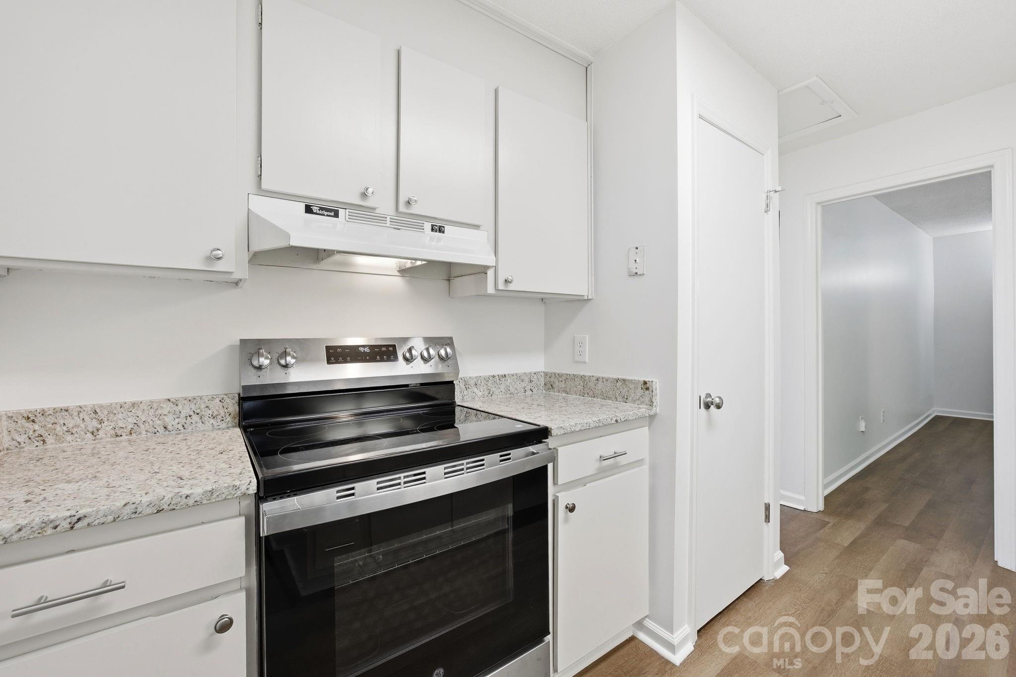 849 Nottingham Drive 61 Property Photo 11