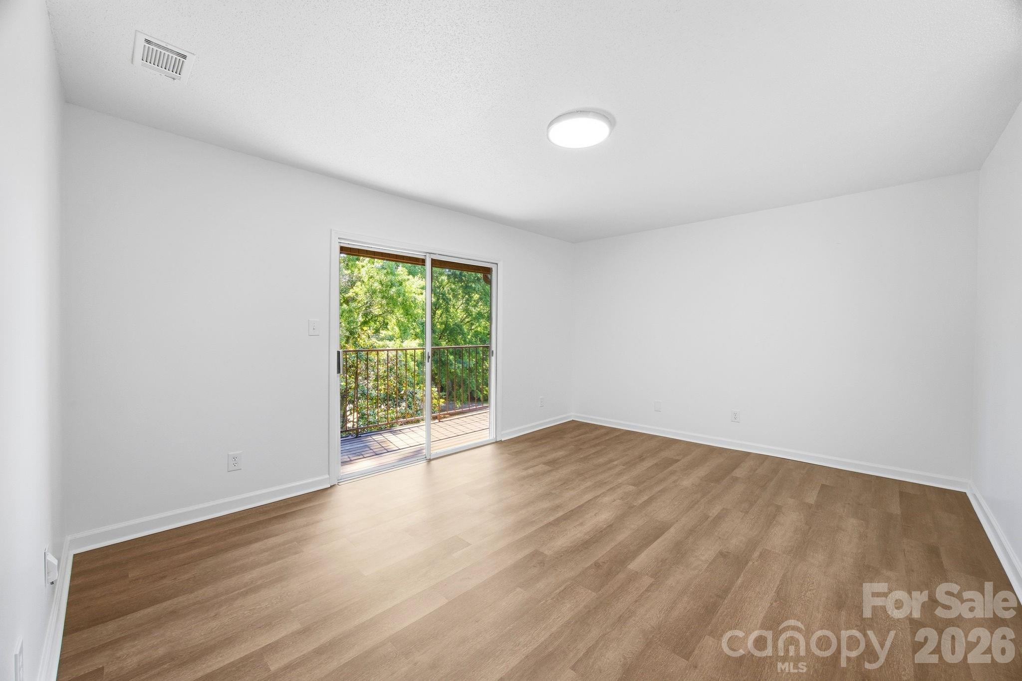 849 Nottingham Drive 61 Property Photo 17