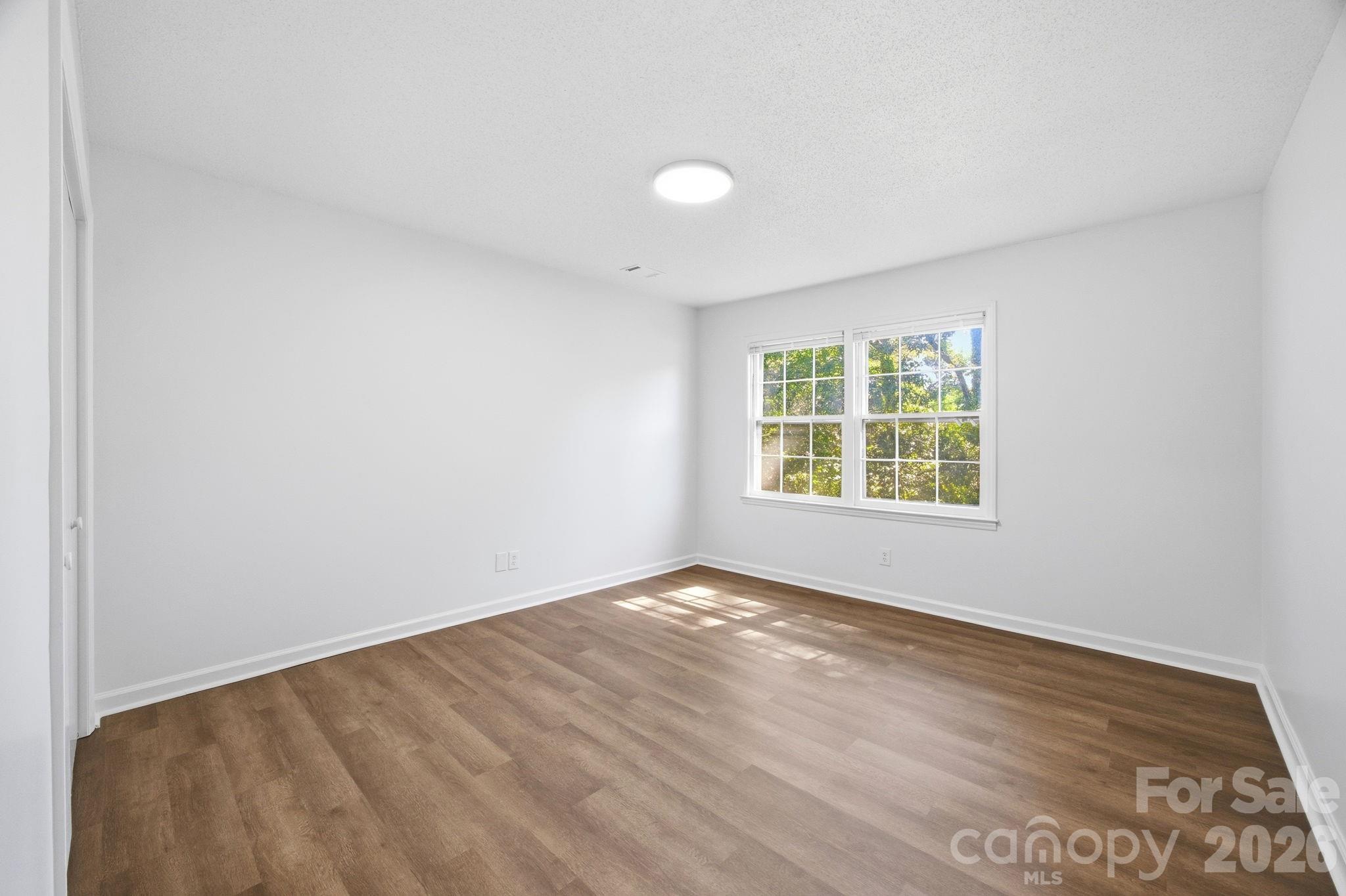 849 Nottingham Drive 61 Property Photo 23