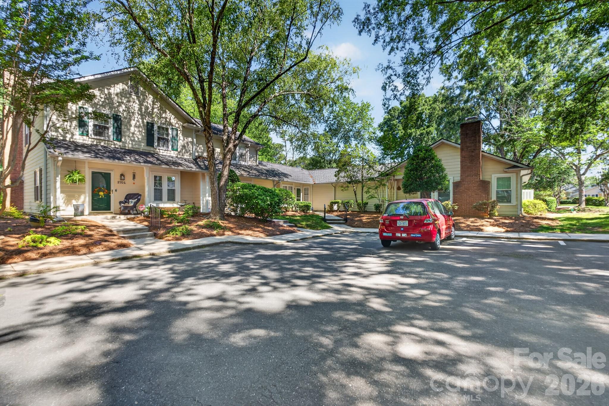2705 Tiergarten Lane Property Photo 7