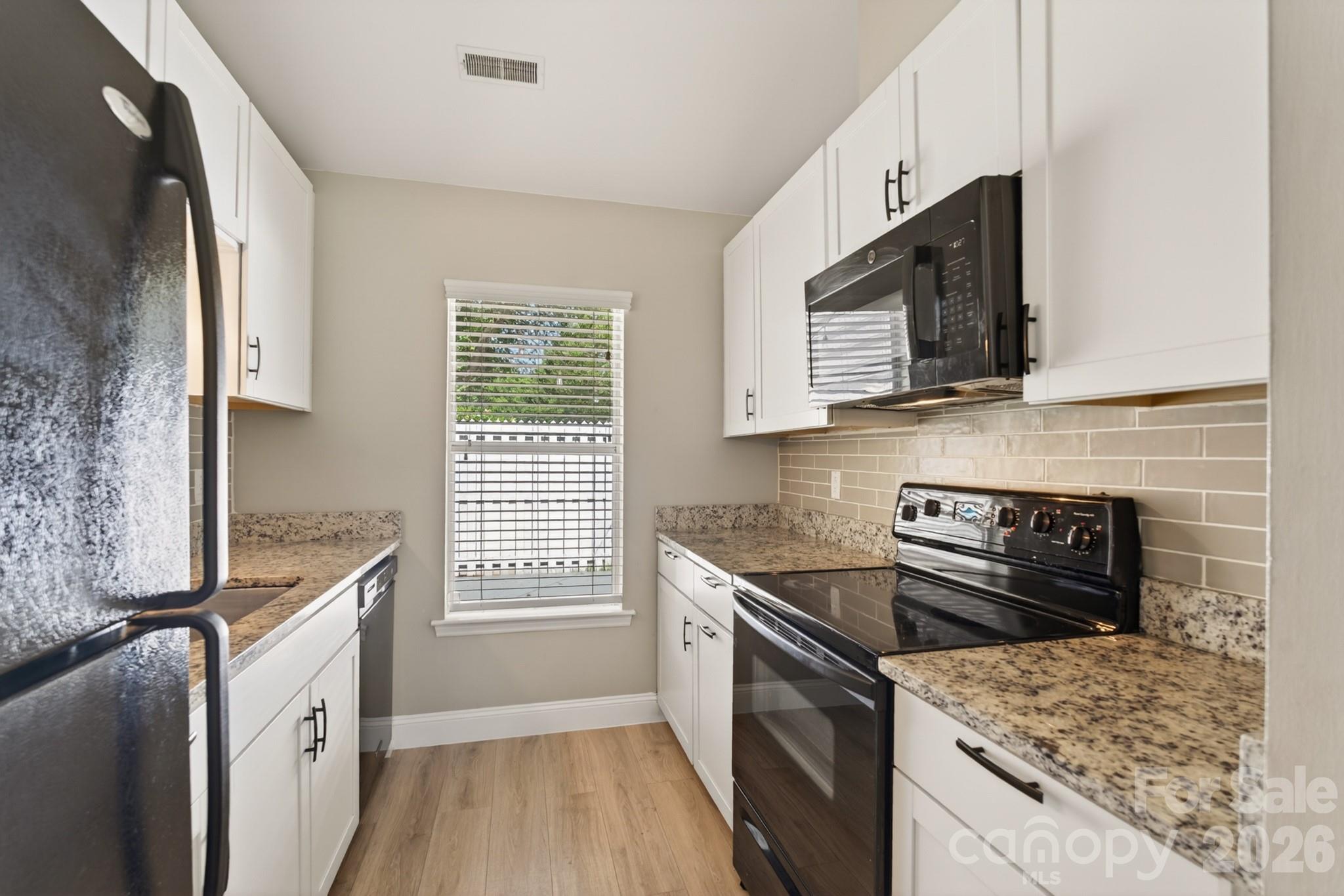 2705 Tiergarten Lane Property Photo 16