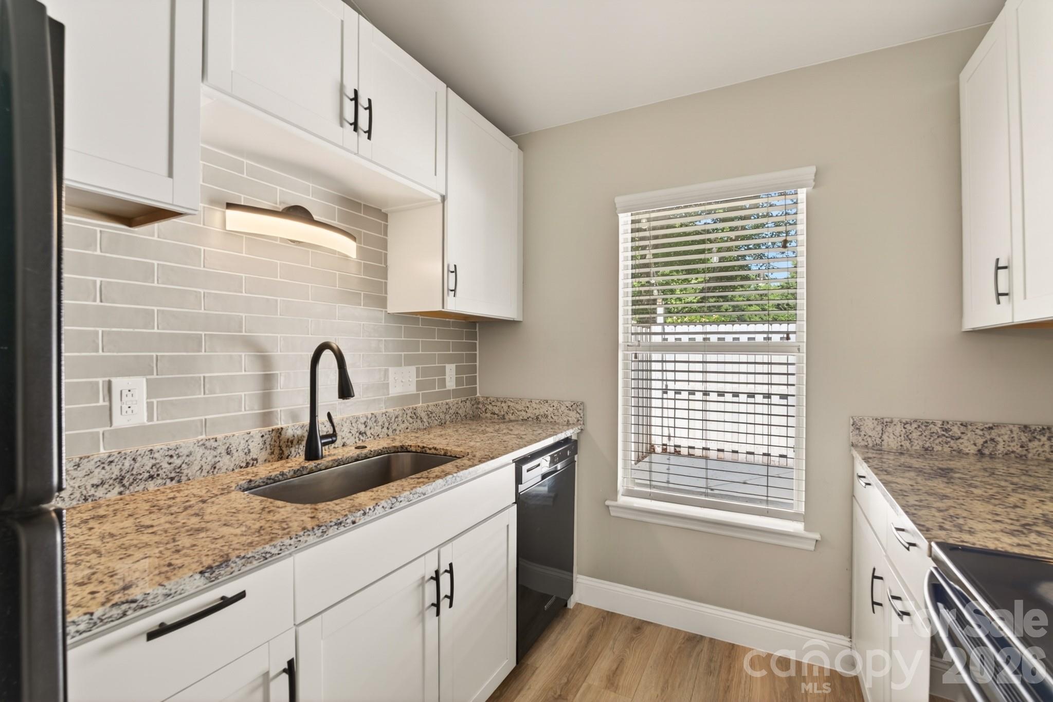 2705 Tiergarten Lane Property Photo 17