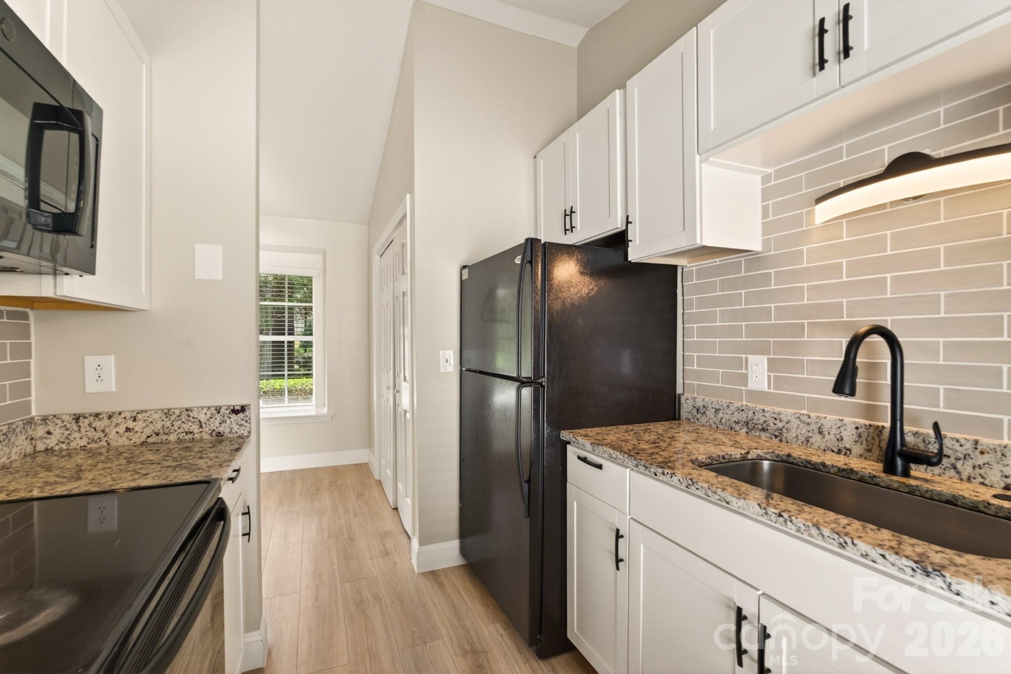 2705 Tiergarten Lane Property Photo 19