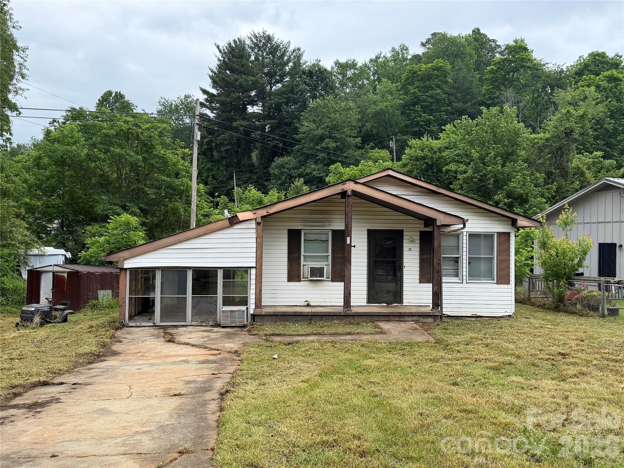 23 Meteor Court Property Photo 2