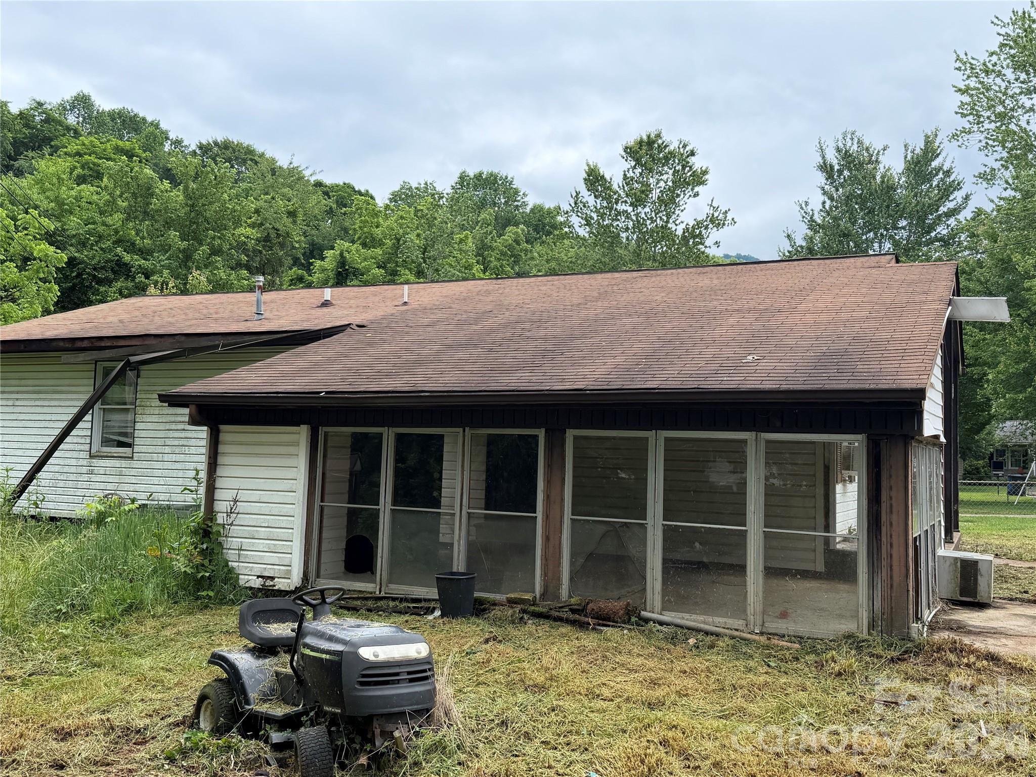 23 Meteor Court Property Photo 5