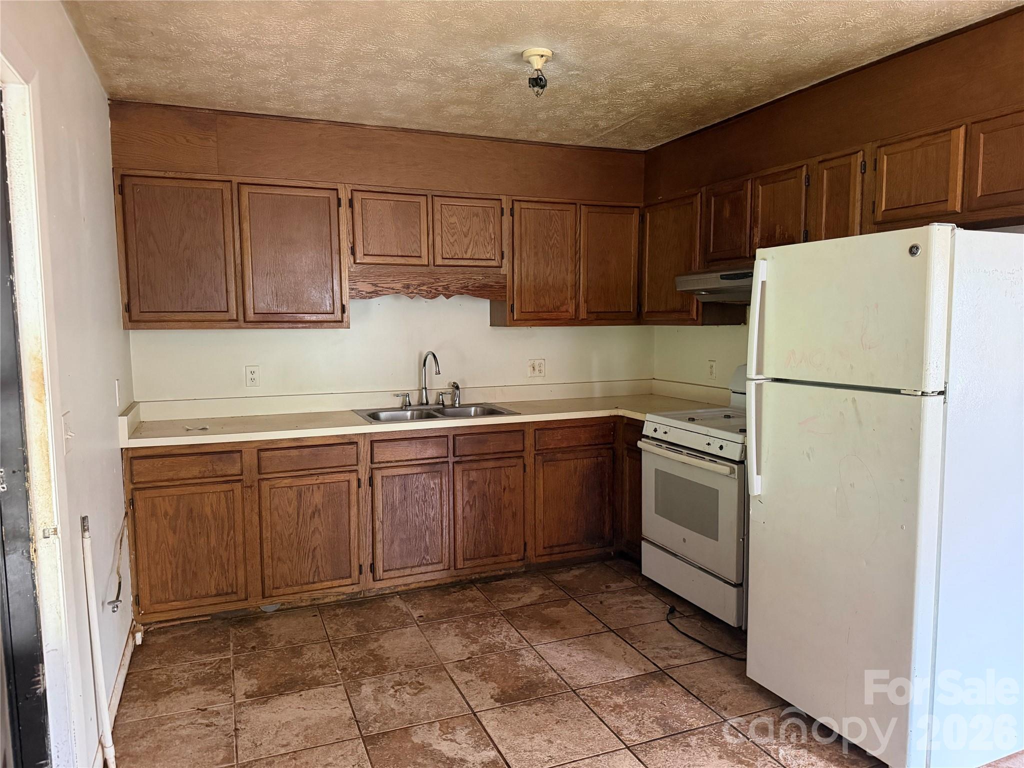 23 Meteor Court Property Photo 6