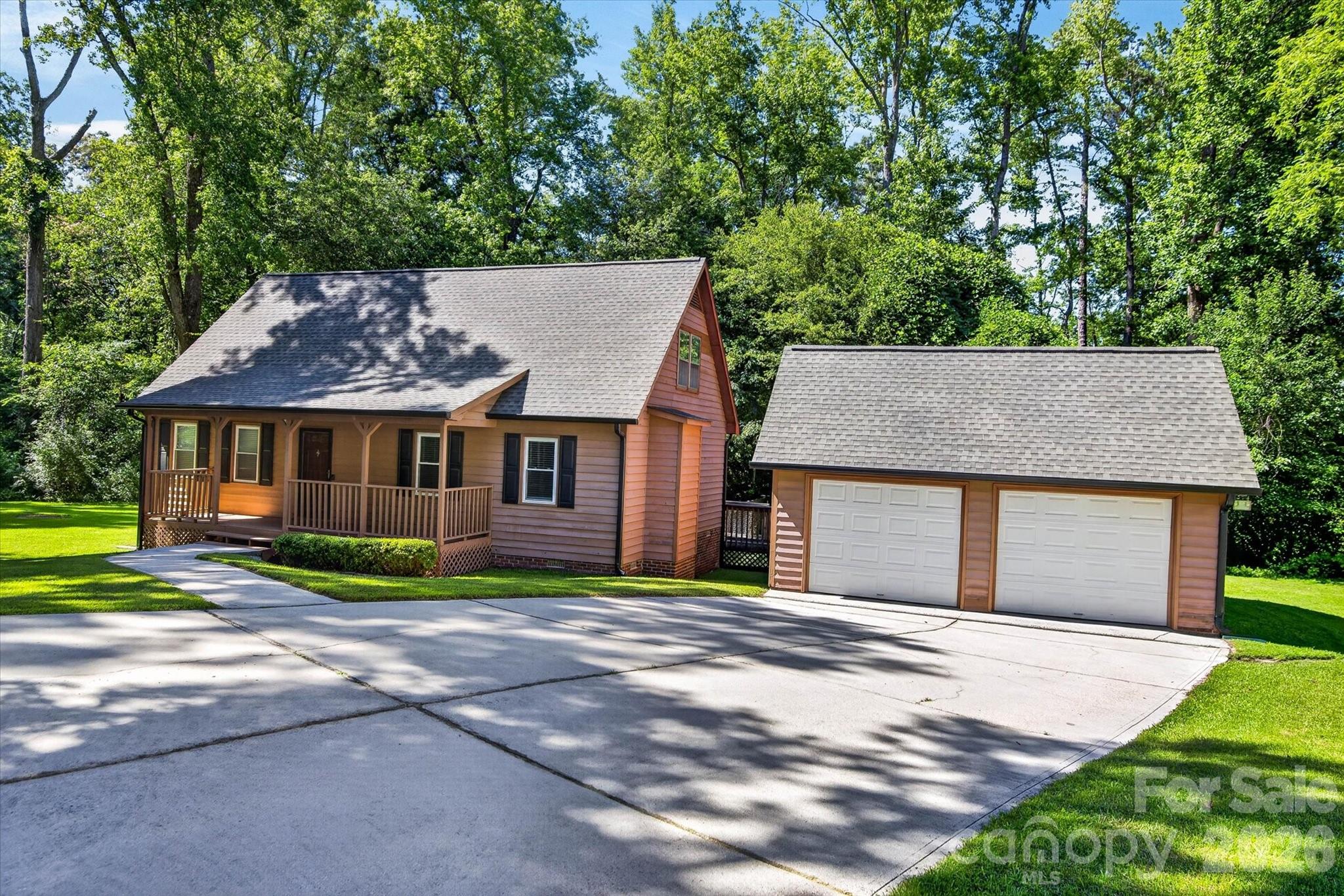 4881 Hickory Nut Court Property Photo 3