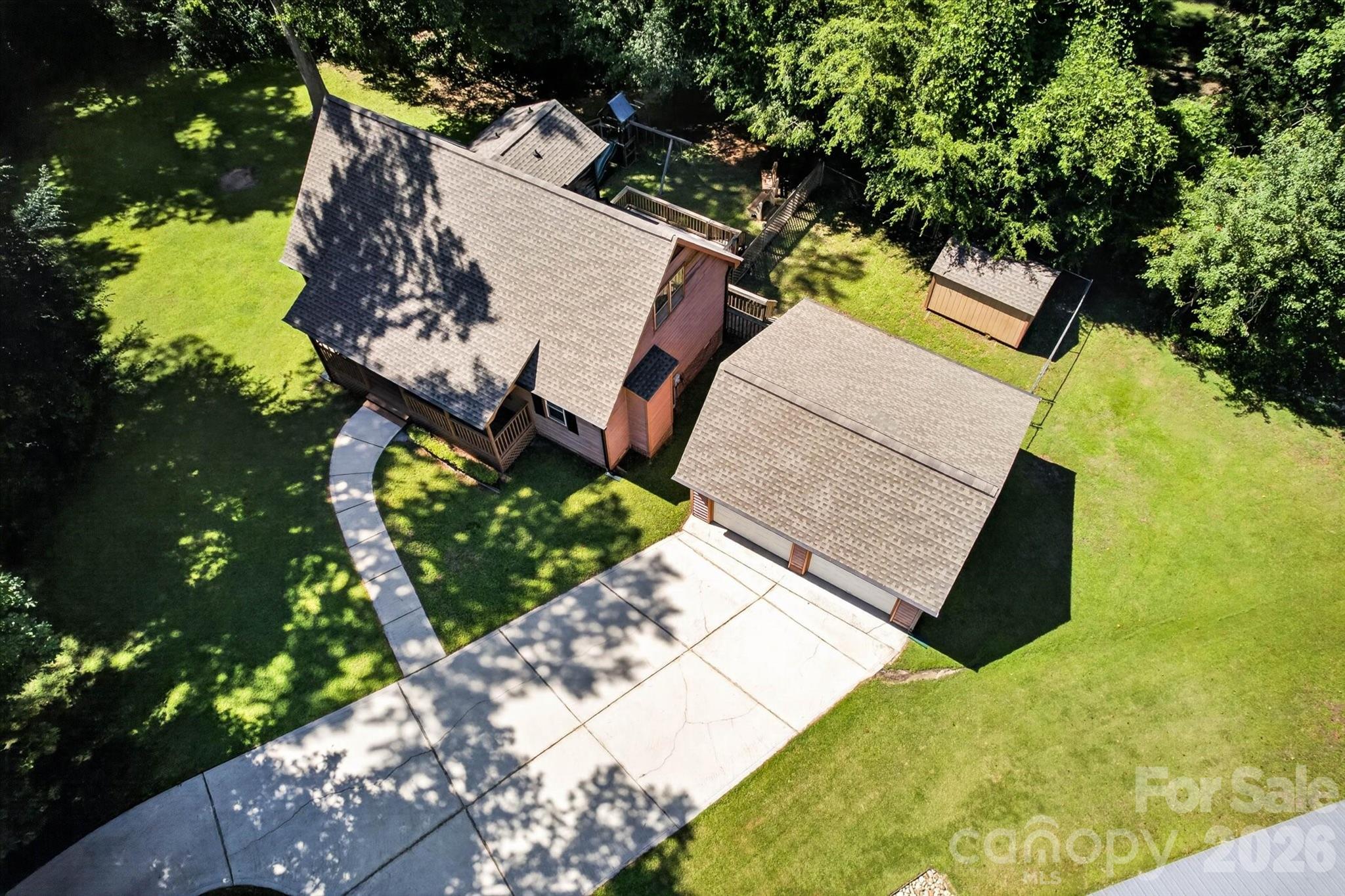 4881 Hickory Nut Court Property Photo 4