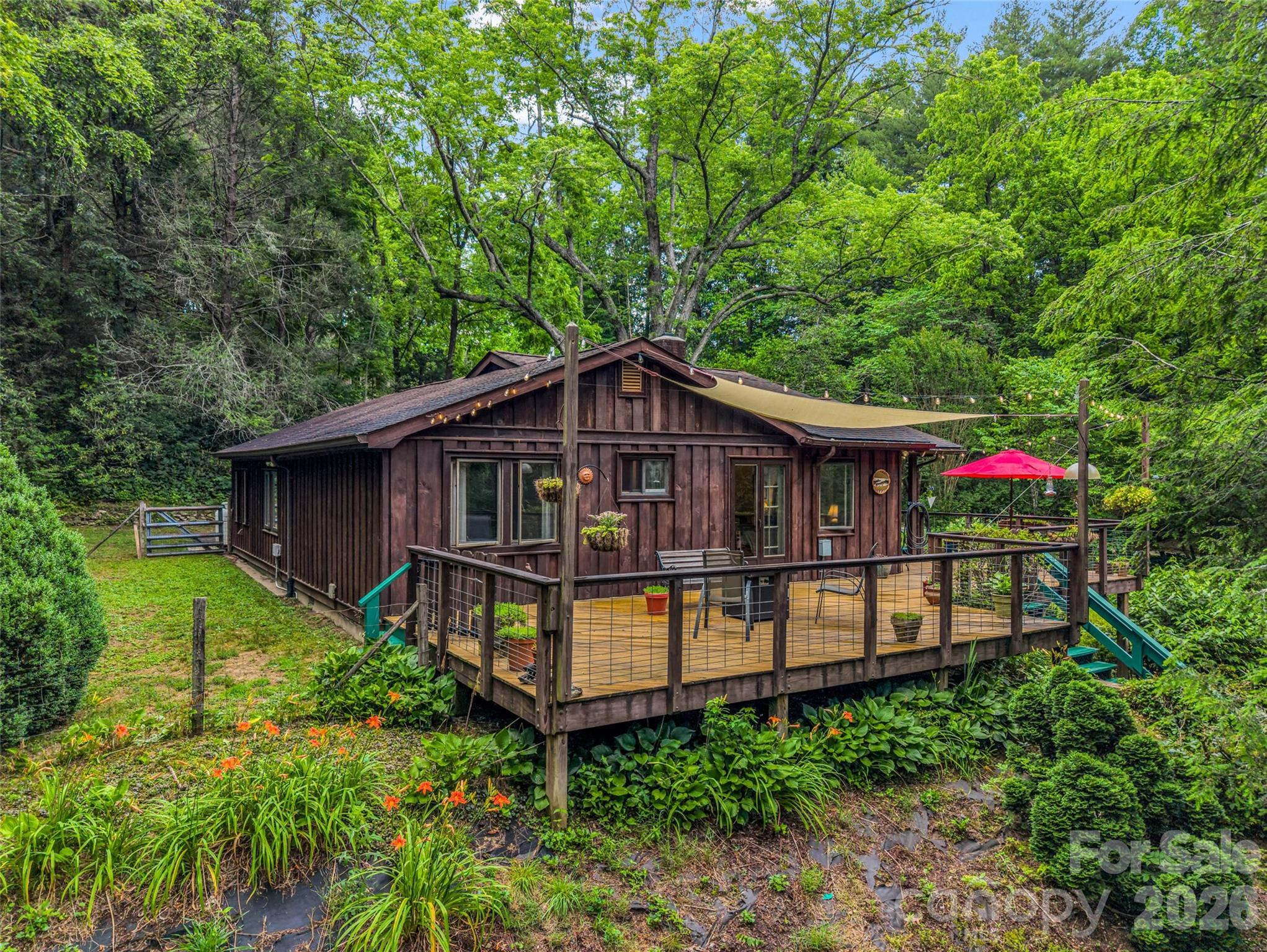2212 Green River Road Property Photo 2