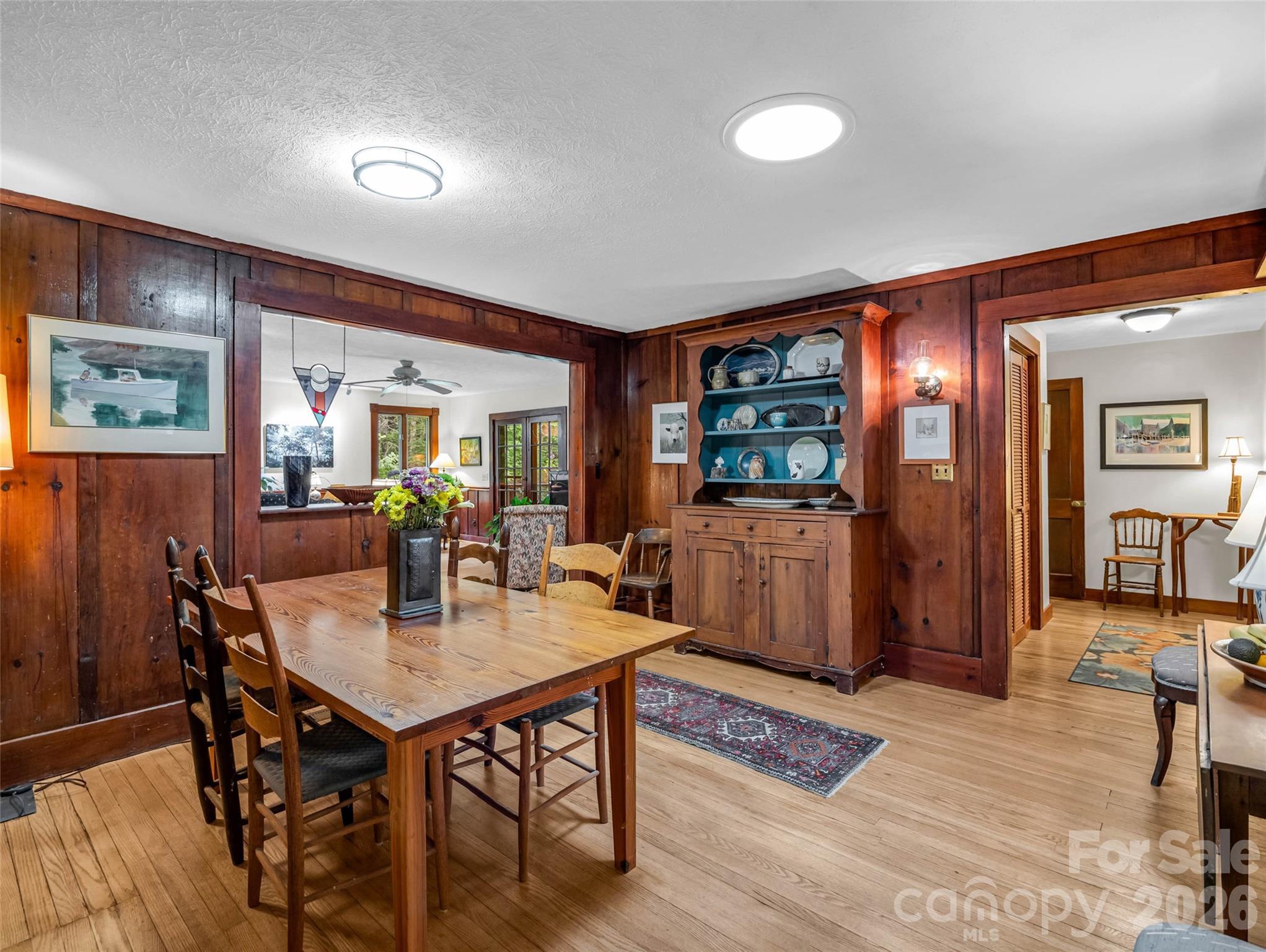 2212 Green River Road Property Photo 11