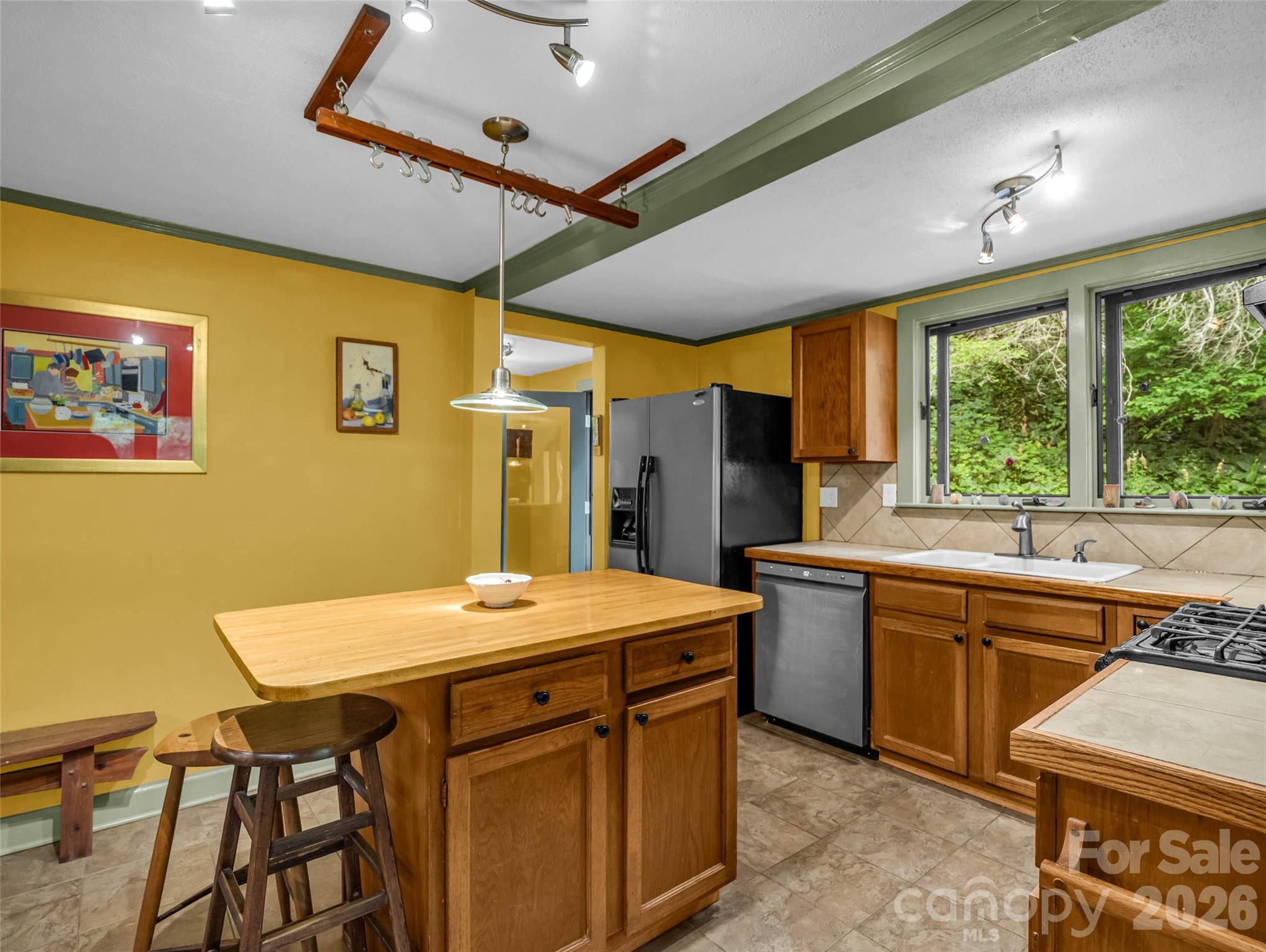 2212 Green River Road Property Photo 16