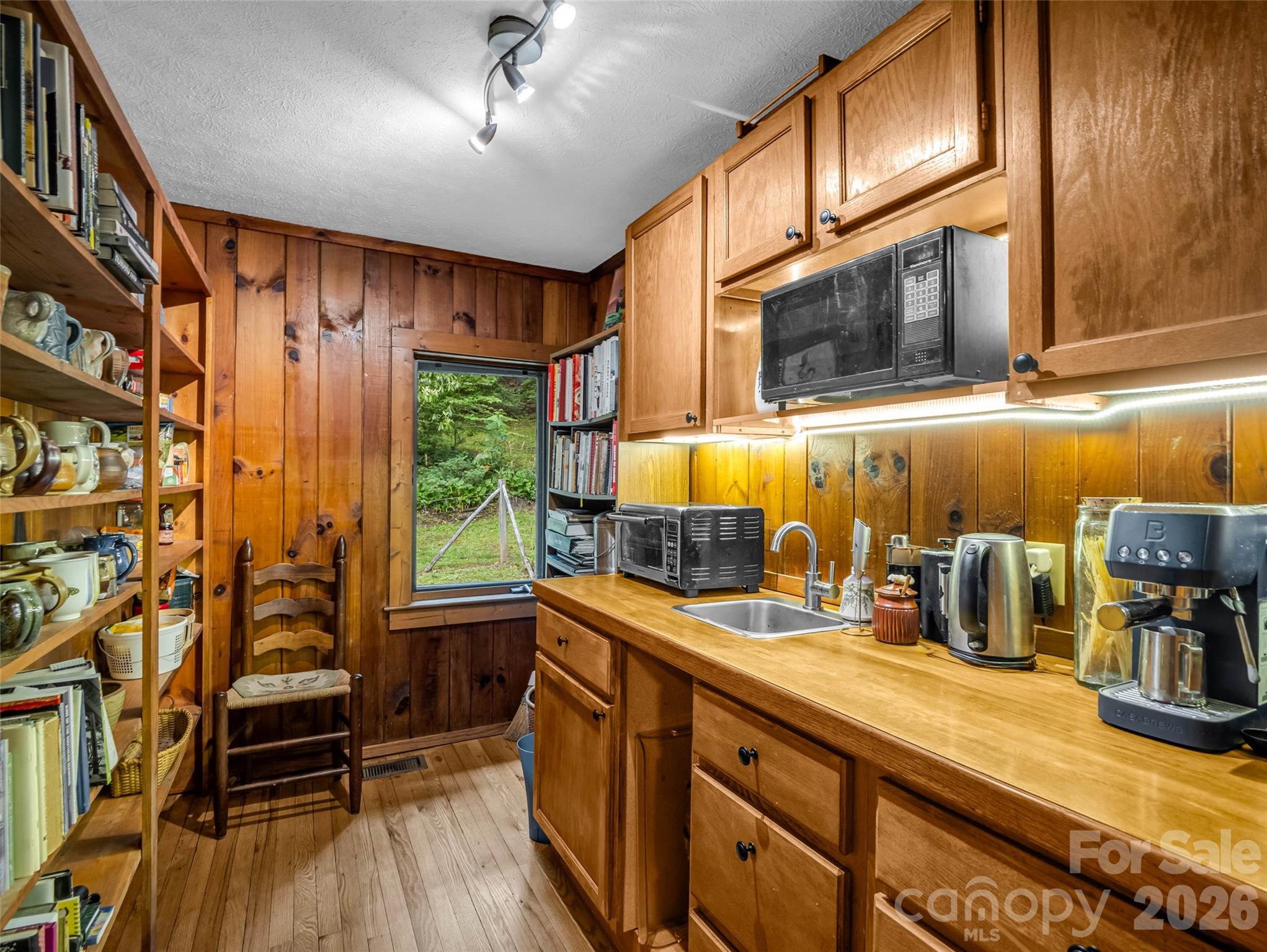 2212 Green River Road Property Photo 17