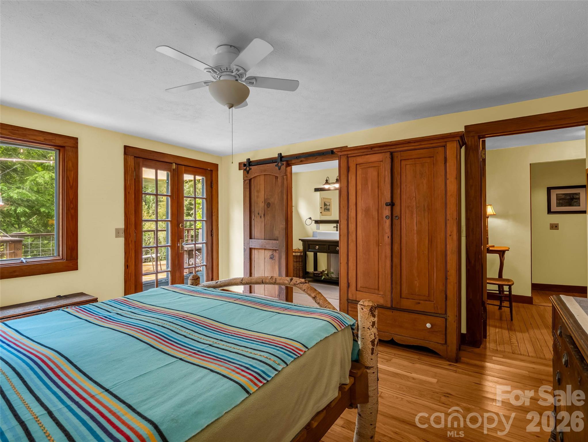 2212 Green River Road Property Photo 25