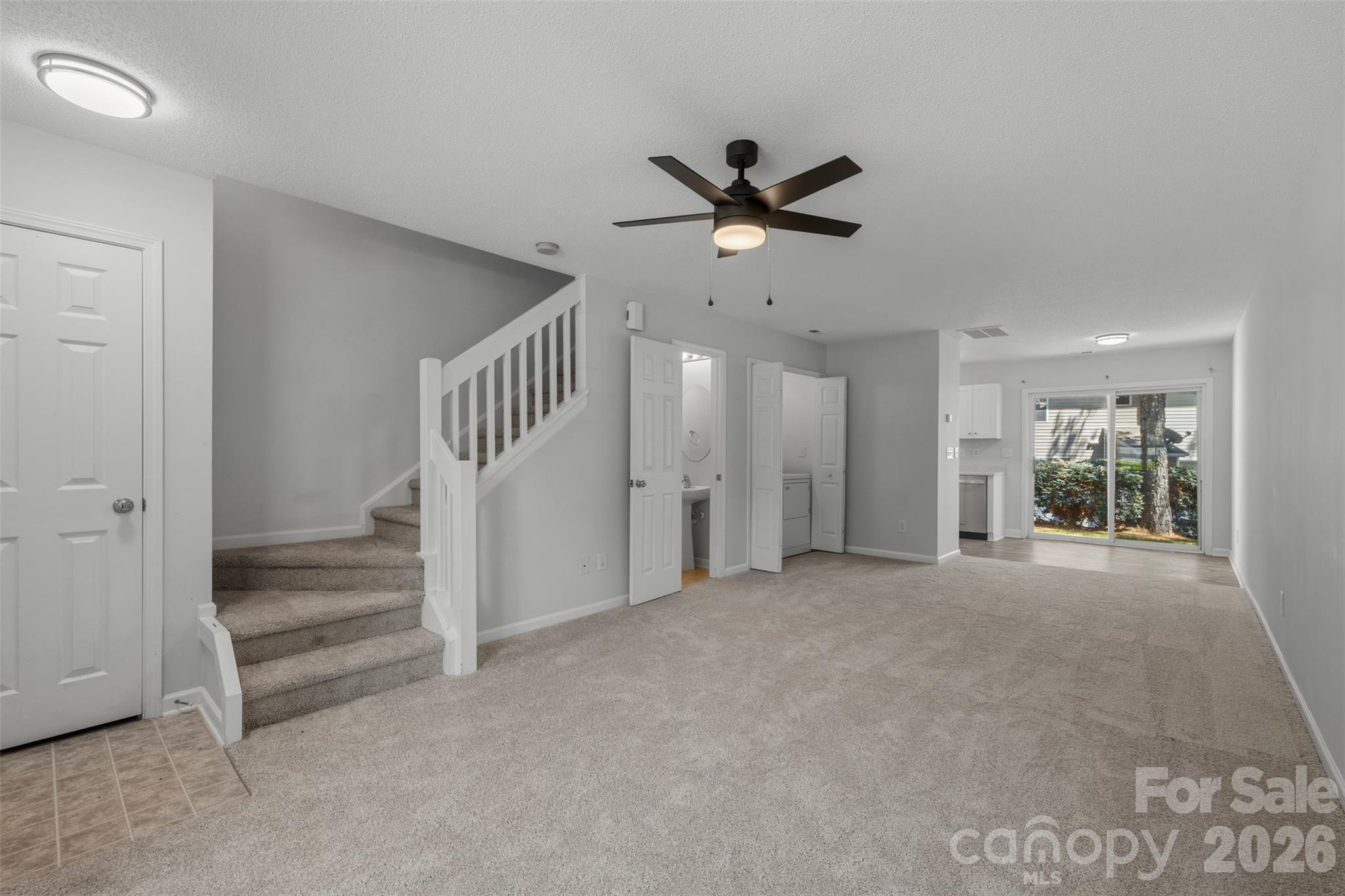 8038 Kennet Lane Property Photo 5