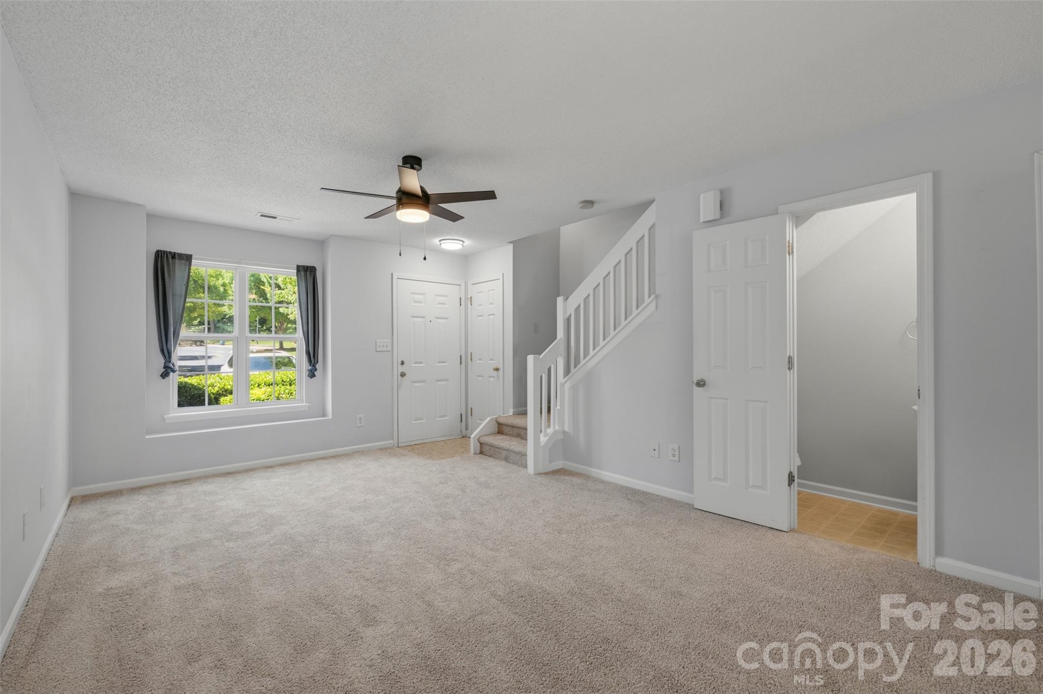 8038 Kennet Lane Property Photo 6