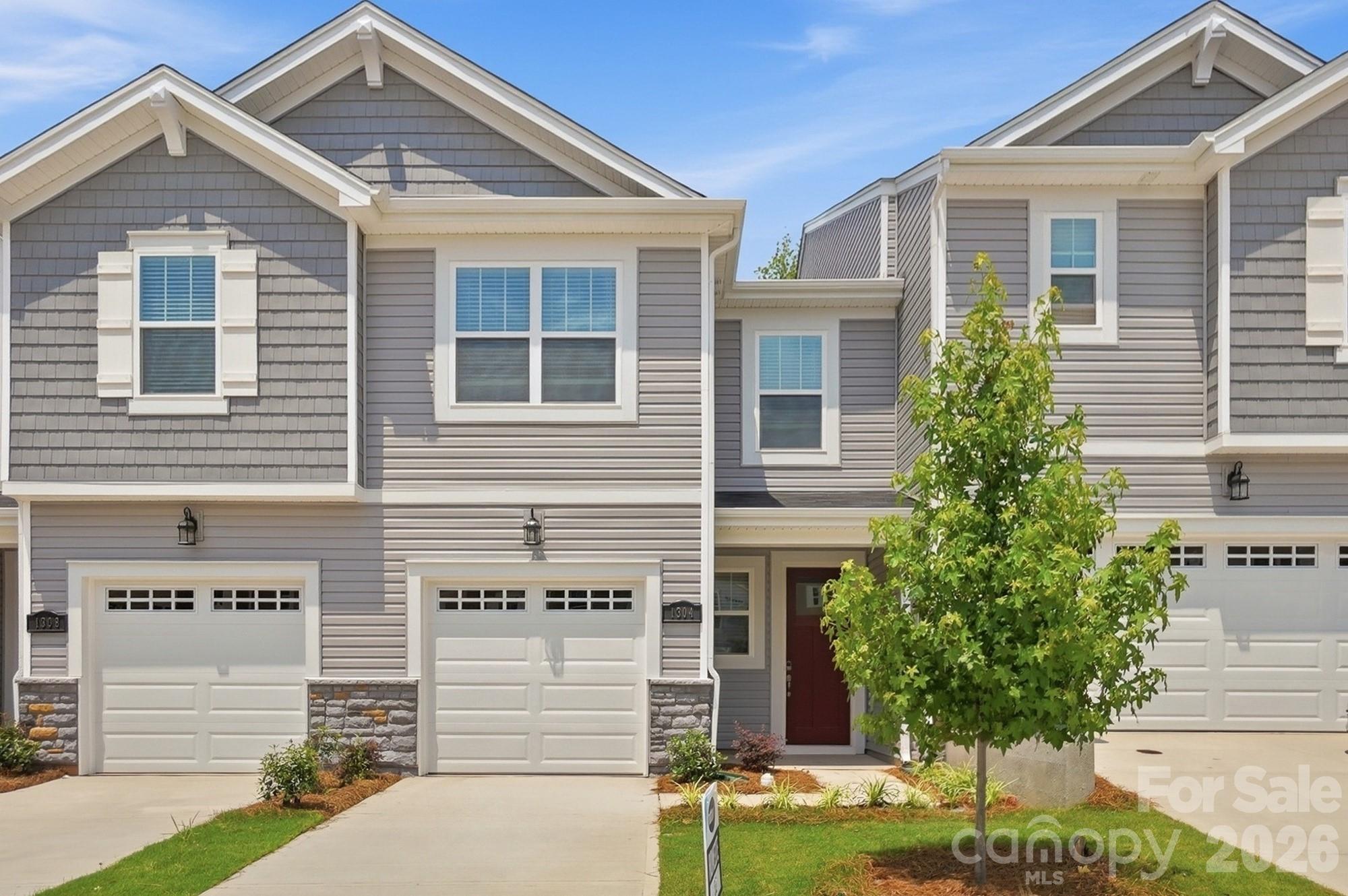 1304 Vibrant Road Property Photo 3